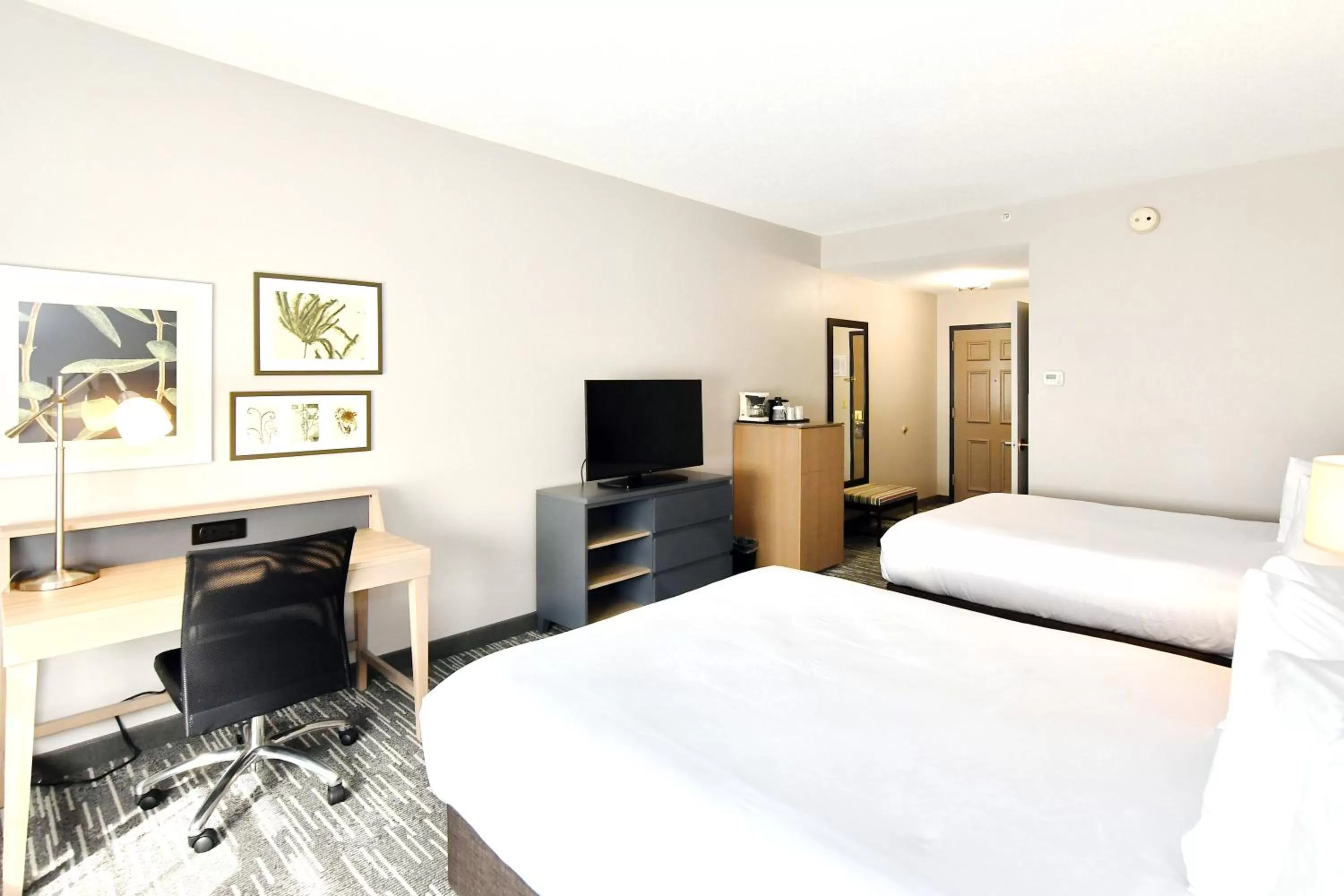 Queen Room with Two Queen Beds - Non-Smoking in Country Inn & Suites by Radisson, Mount Morris, NY