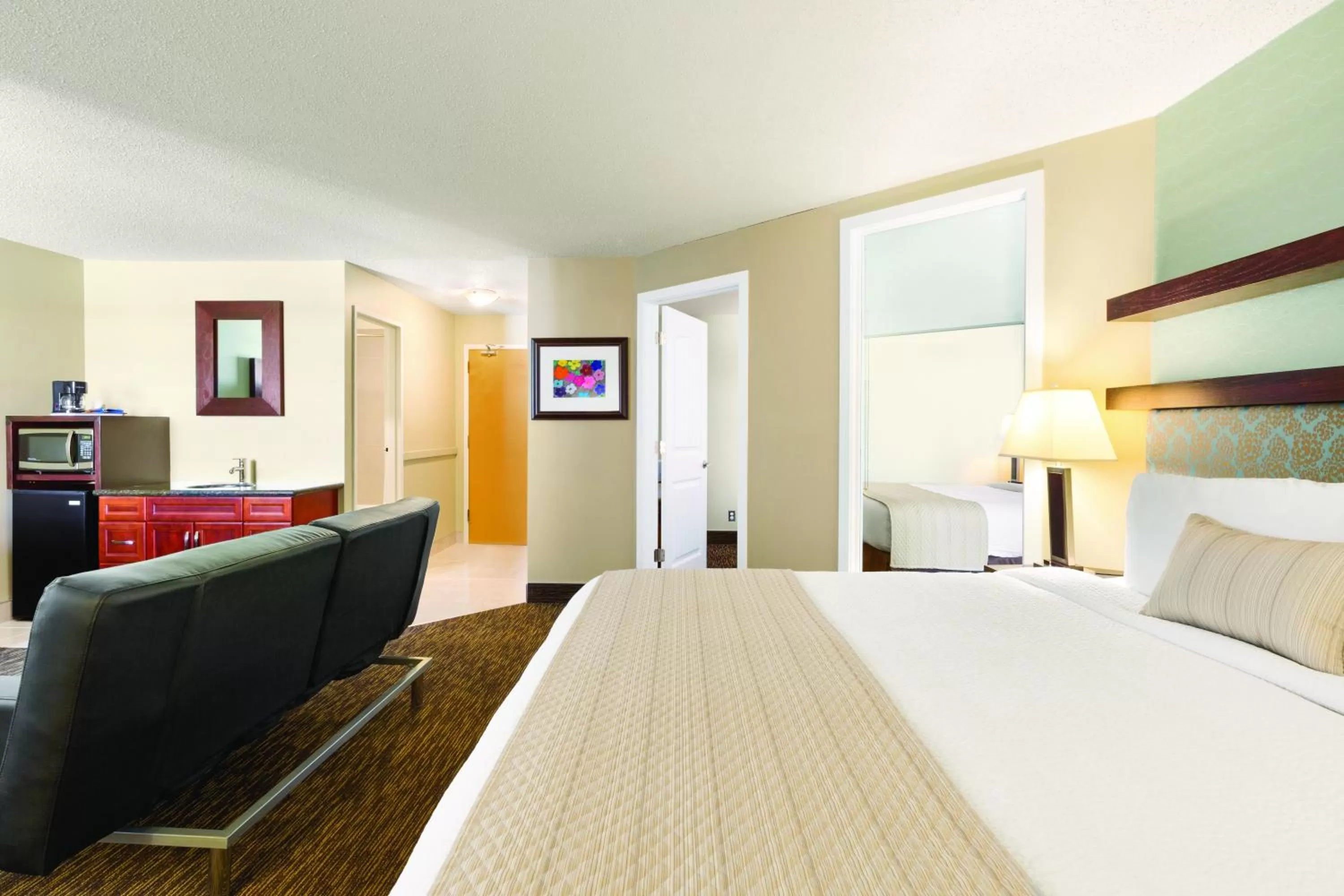 Deluxe King Suite - Non-Smoking in Days Inn by Wyndham Vermilion
