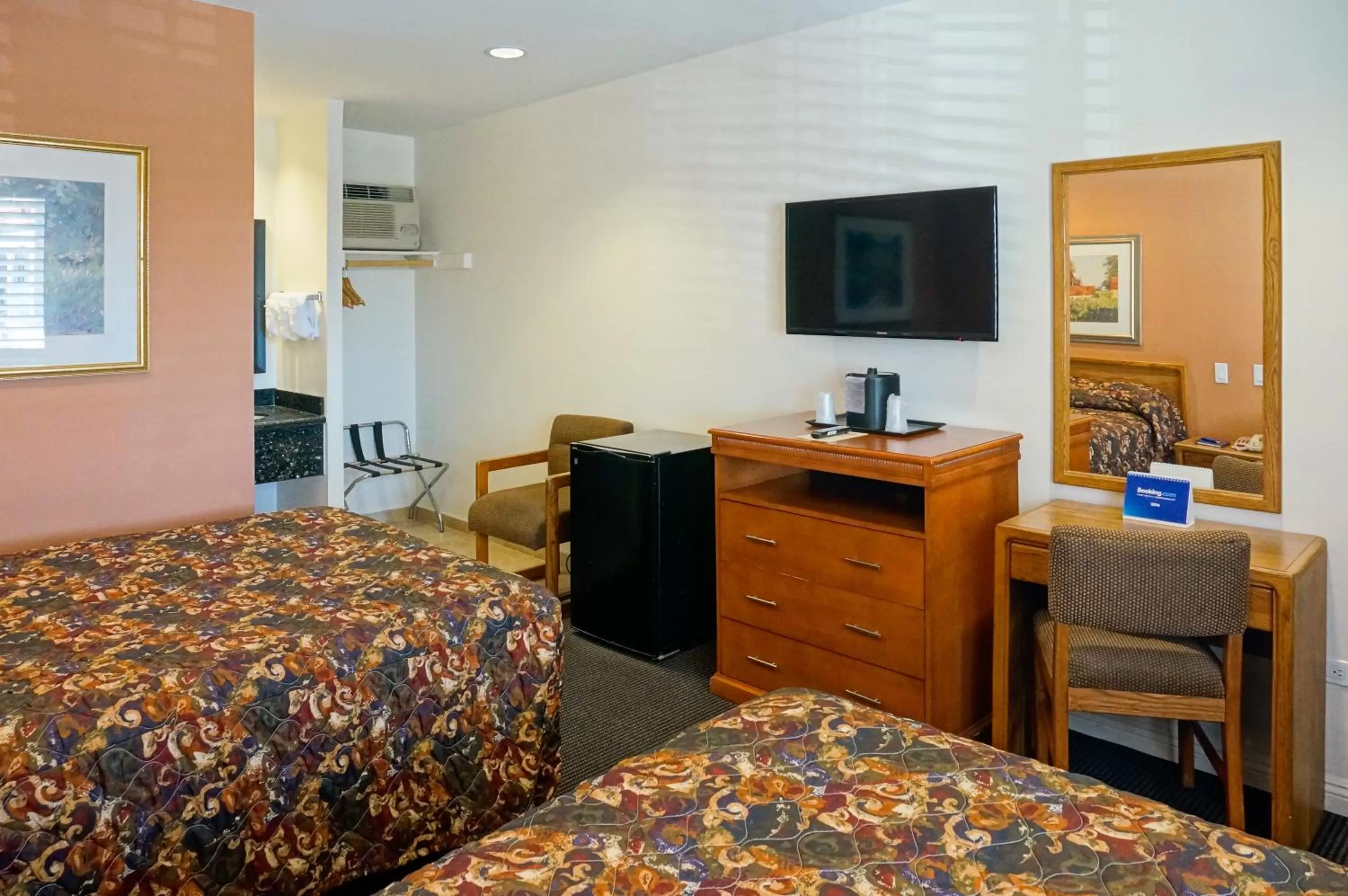 Double Room with Two Double Beds in Dunes Inn - Sunset