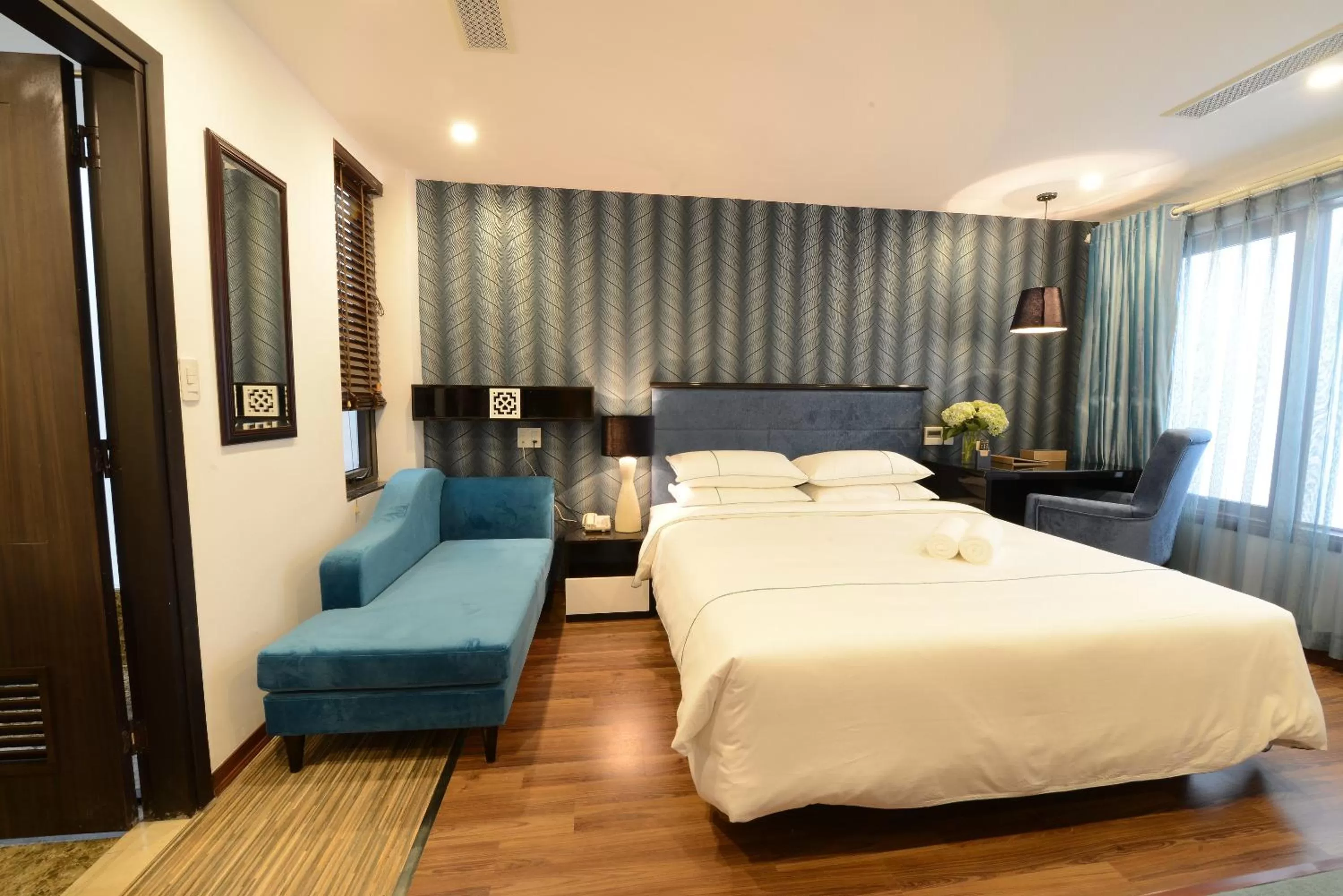 Deluxe Double Room in Hanoi Emerald Waters Hotel & Spa