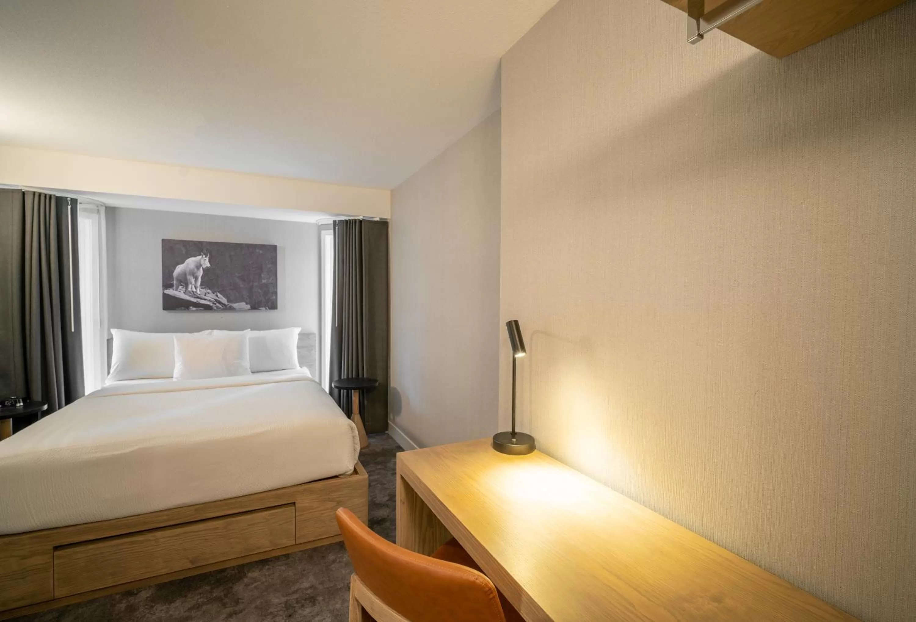 One-Bedroom Apartment in Lake Louise Inn