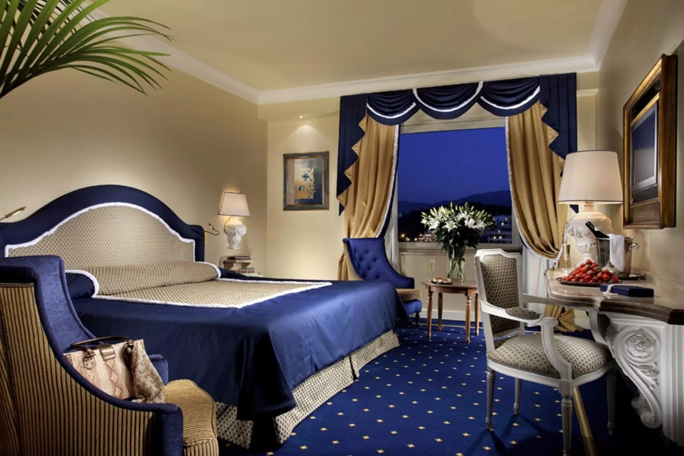 Deluxe Room in Royal Olympic Hotel