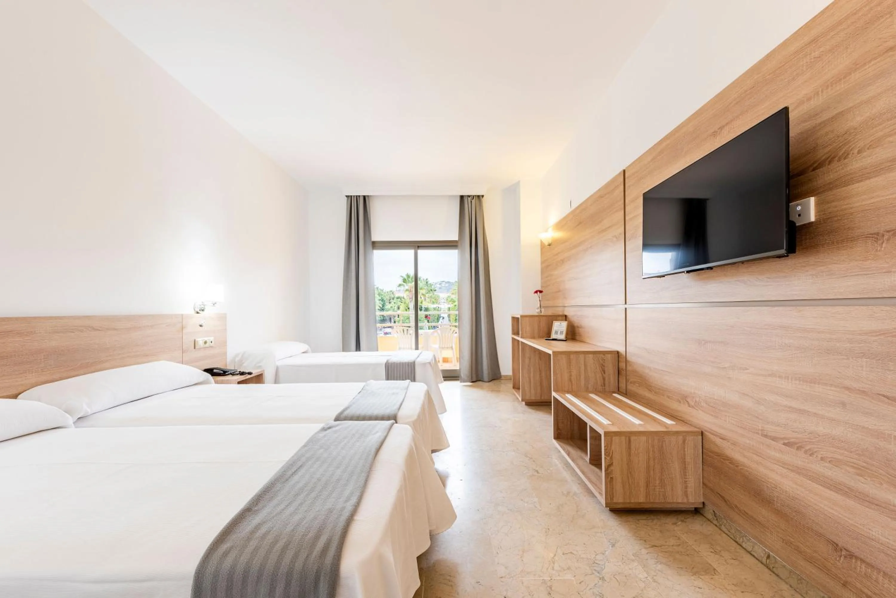 Triple Room with Terrace in Hotel Toboso Almuñécar