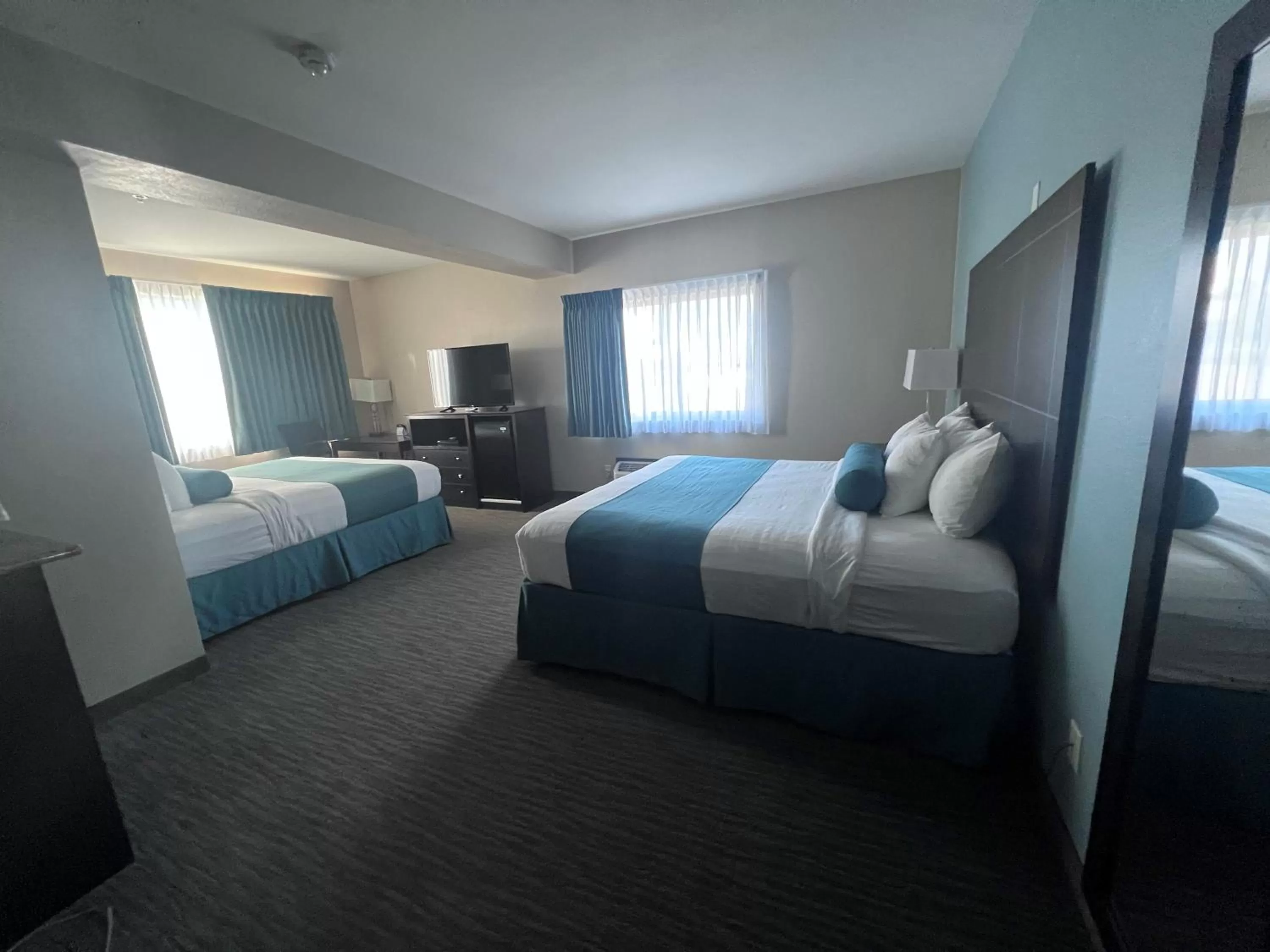 Quadruple Room in Cobblestone Inn & Suites - Fort Dodge