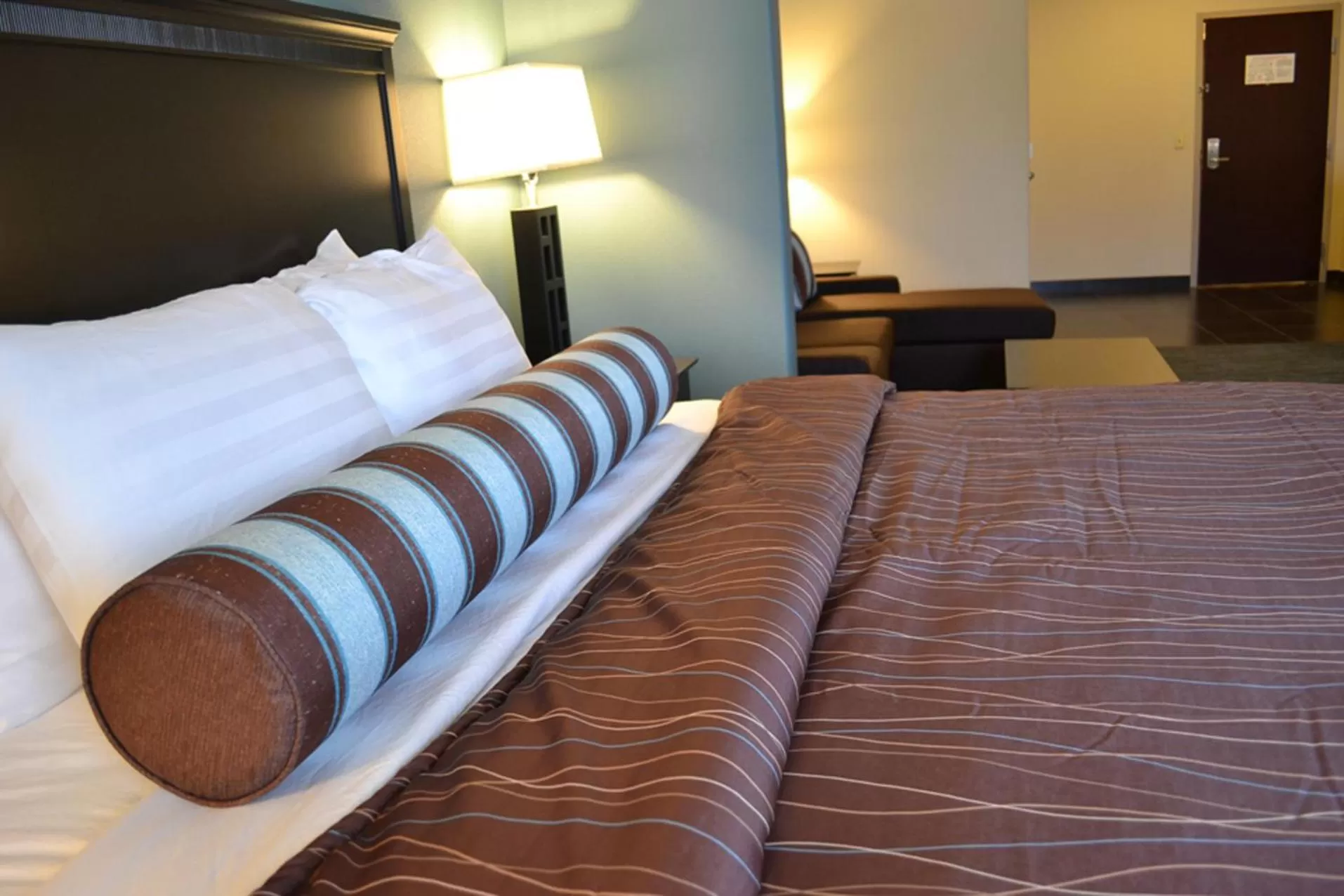 King Suite with Spa Bath in Red River Inn and Suites