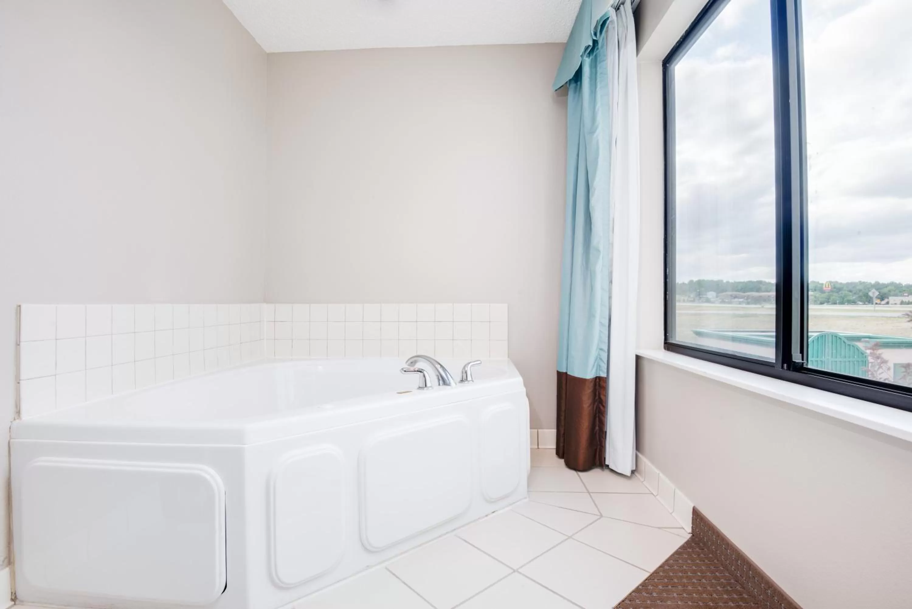 Deluxe King Suite - Non-Smoking in Wingate by Wyndham Gillette near CAM-PLEX