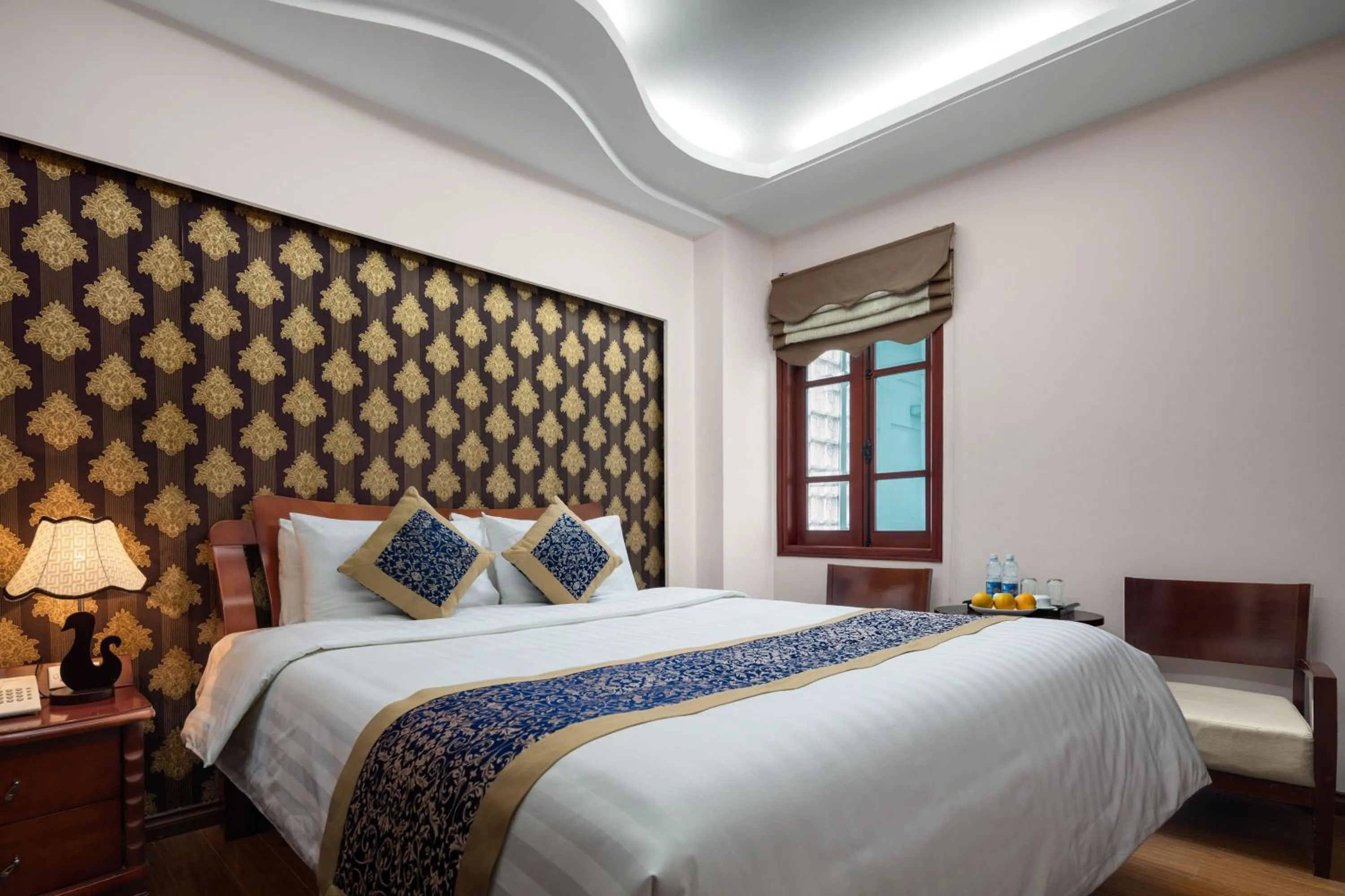 Superior Room - single occupancy in Lakeside Palace Hotel