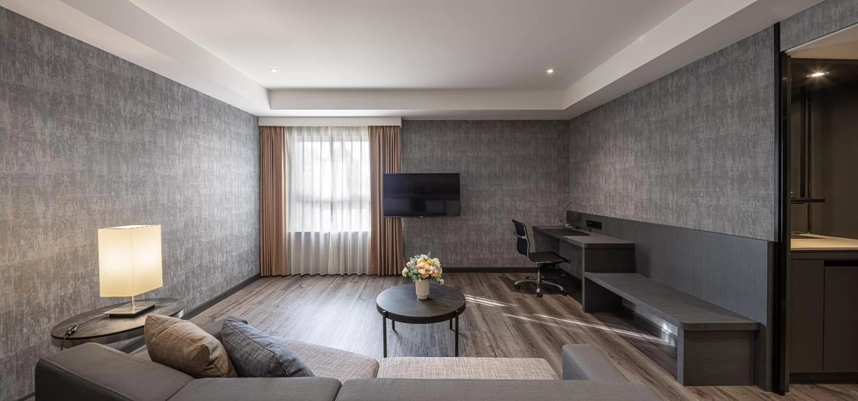 Premier Family Room in Lakeshore Hotel Metropolis