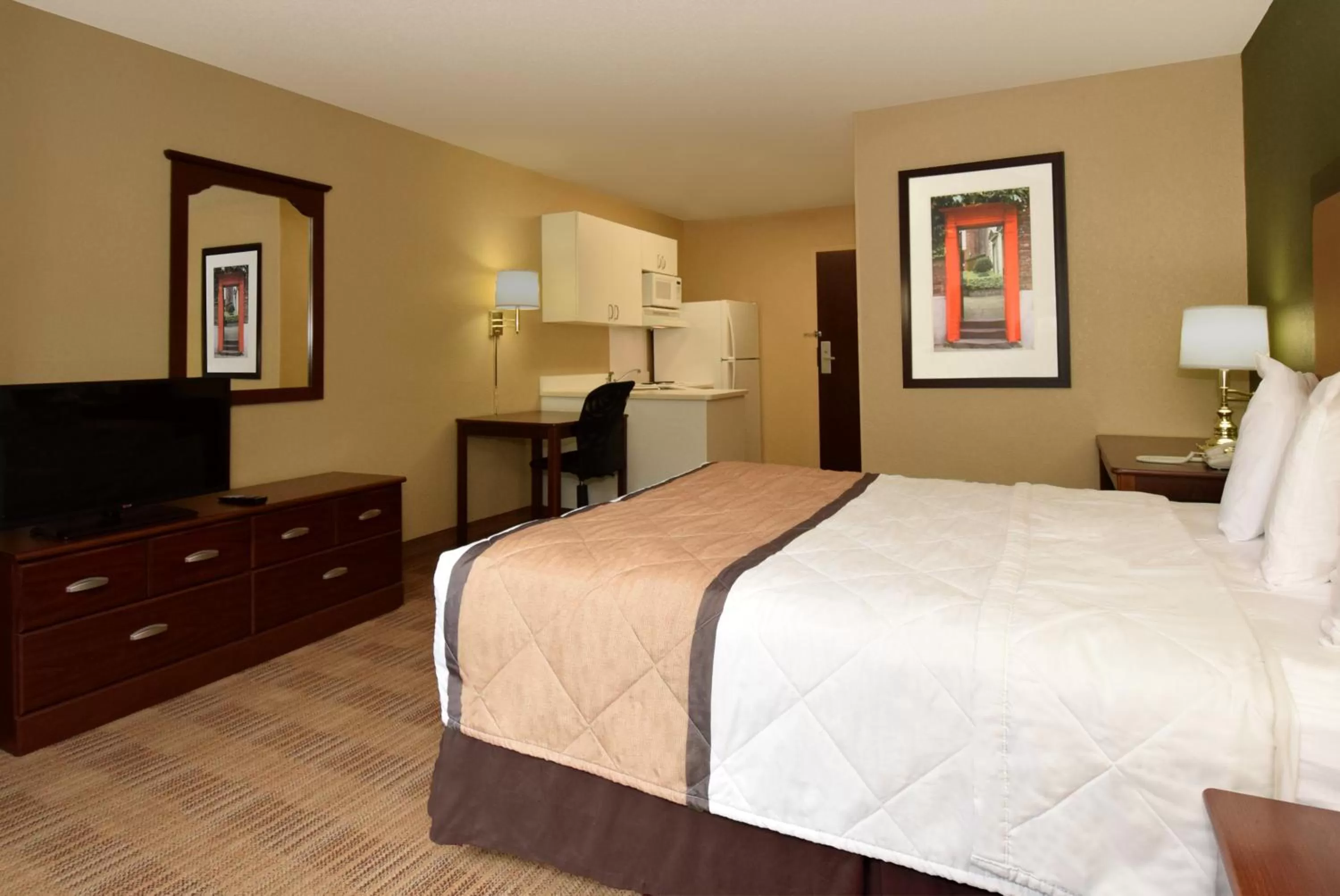 Queen studio with 1 Queen Bed - Disability Access/Non-Smoking in Extended Stay America Suites - Des Moines - Urbandale