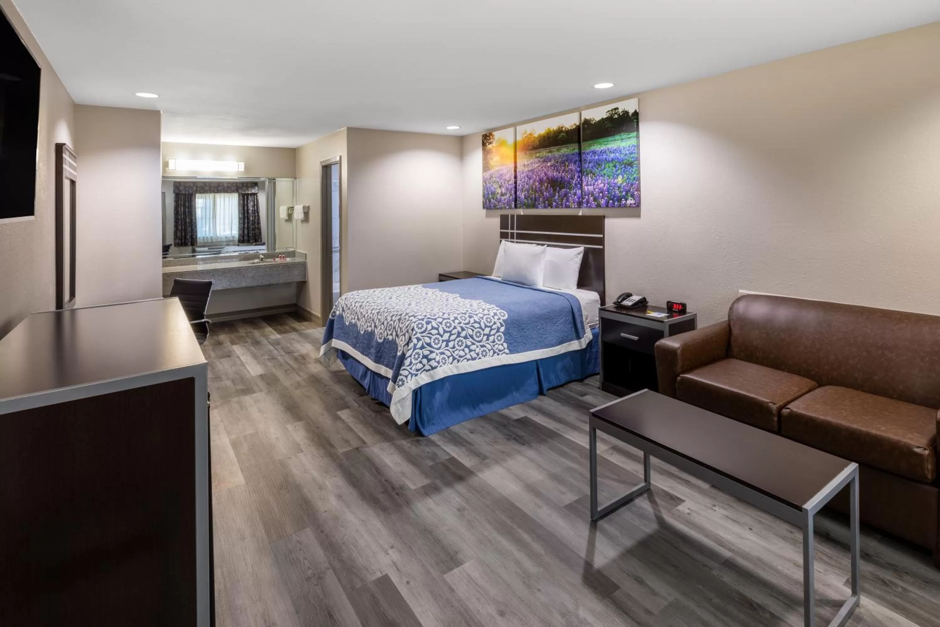 One-Bedroom King Suite - Non-Smoking in Days Inn by Wyndham Baytown TX