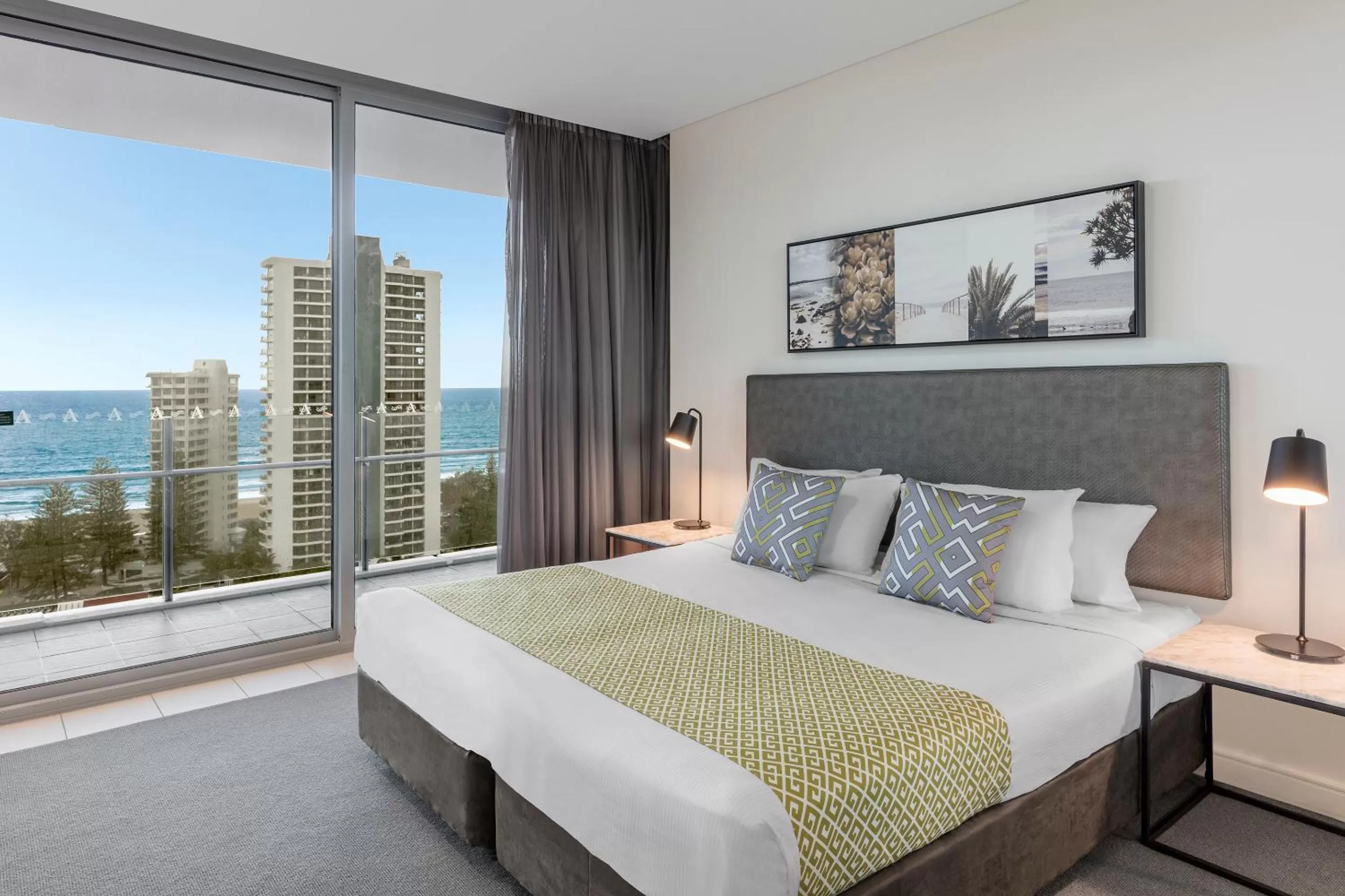 One-Bedroom Apartment with Ocean View in Wyndham Resort Surfers Paradise