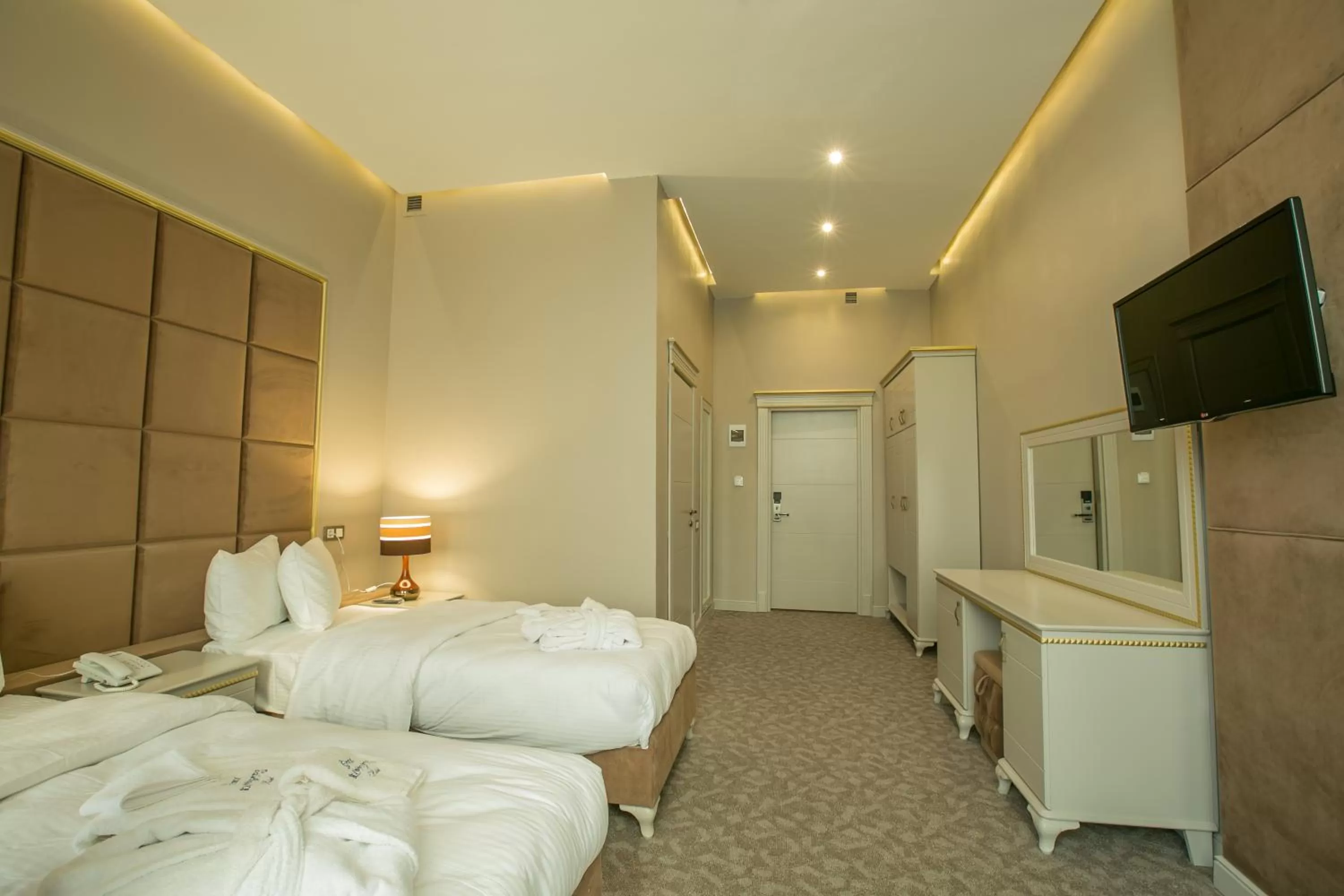 Standard Twin Room in Grand Sapphire Hotel