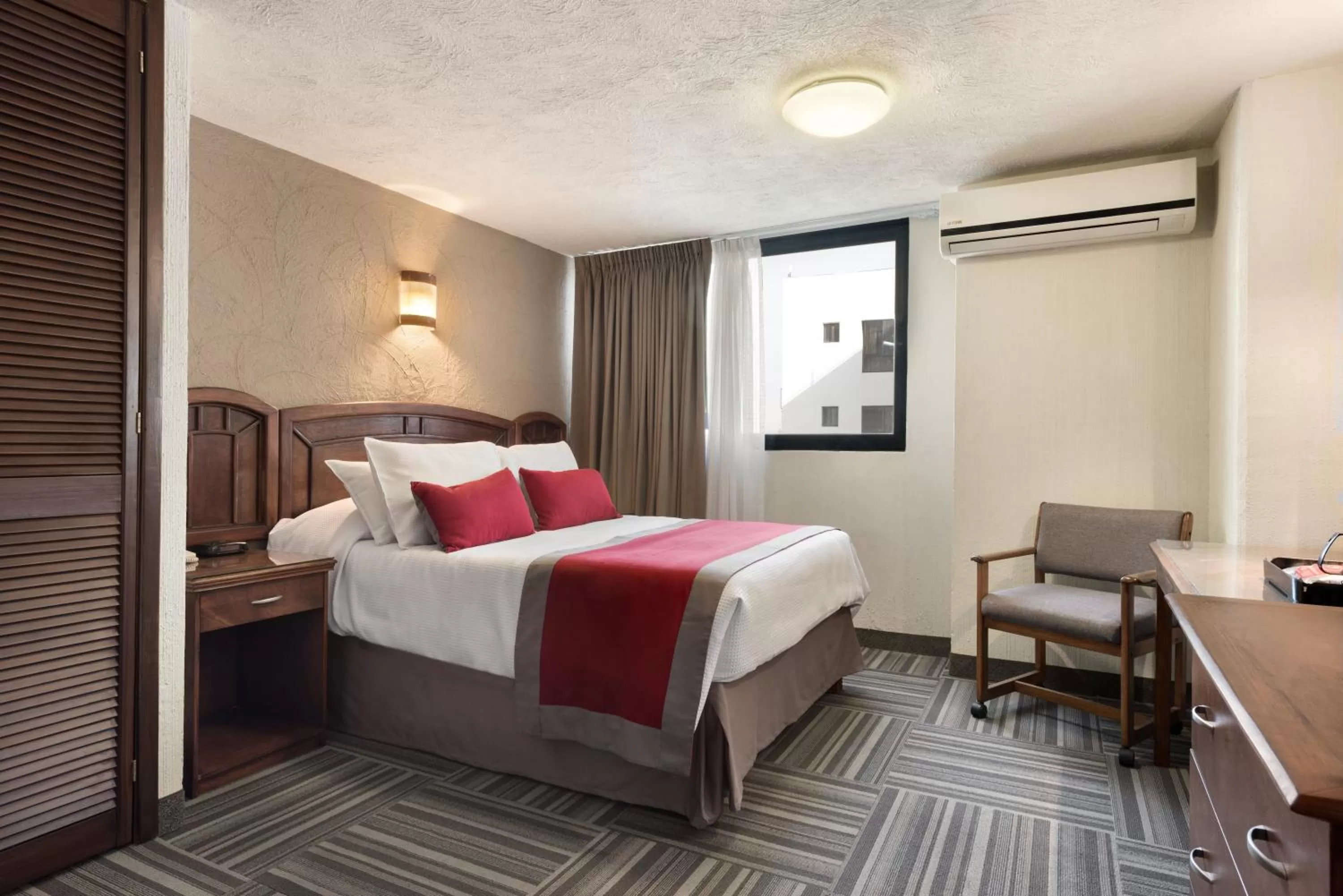 Double Room with One Double Bed - Non-Smoking in Ramada Plaza by Wyndham Leon