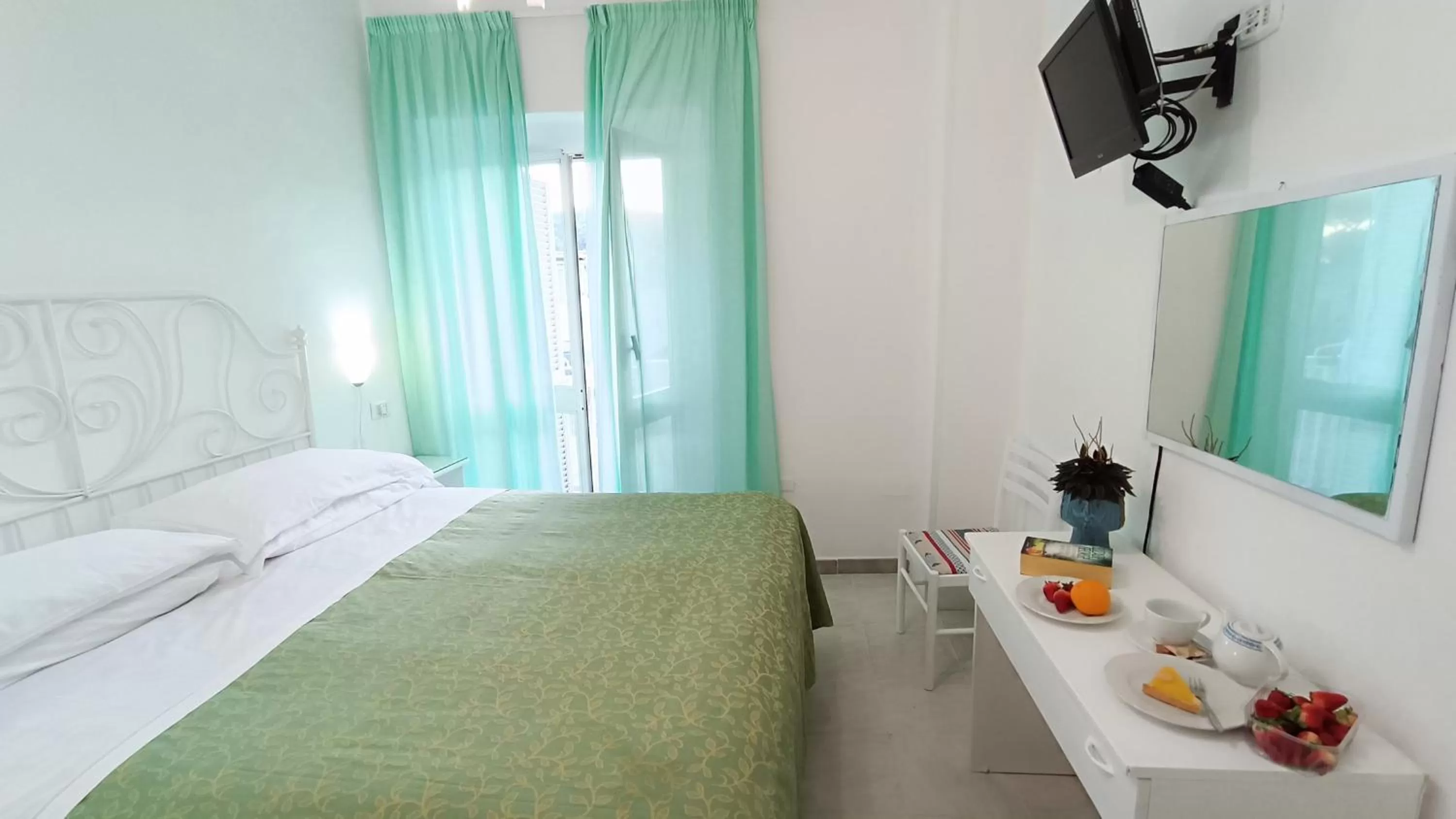 Economy Double or Twin Room in Hotel Casa Nicola