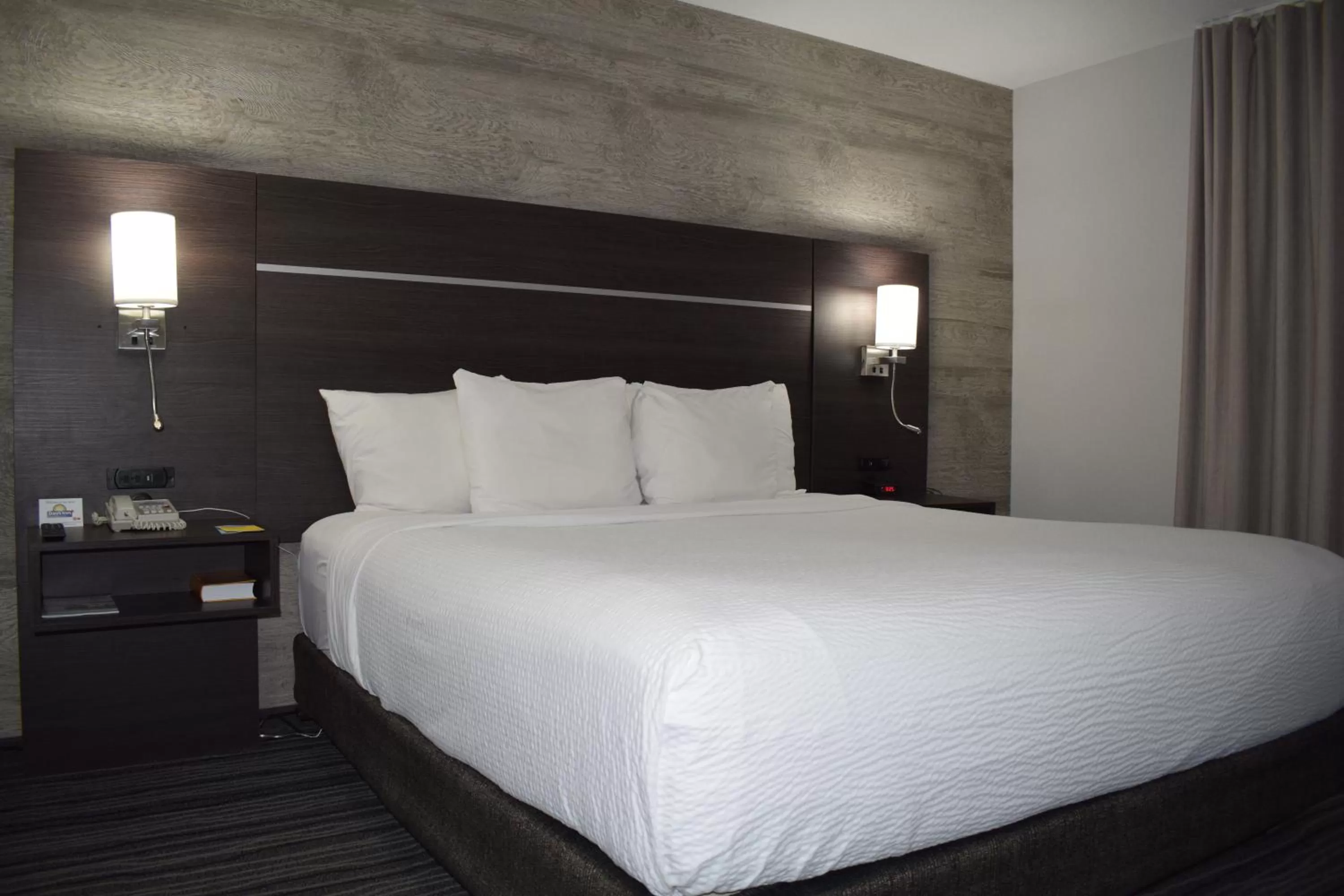 One-Bedroom King Suite - Non-Smoking in Days Inn by Wyndham Kingston