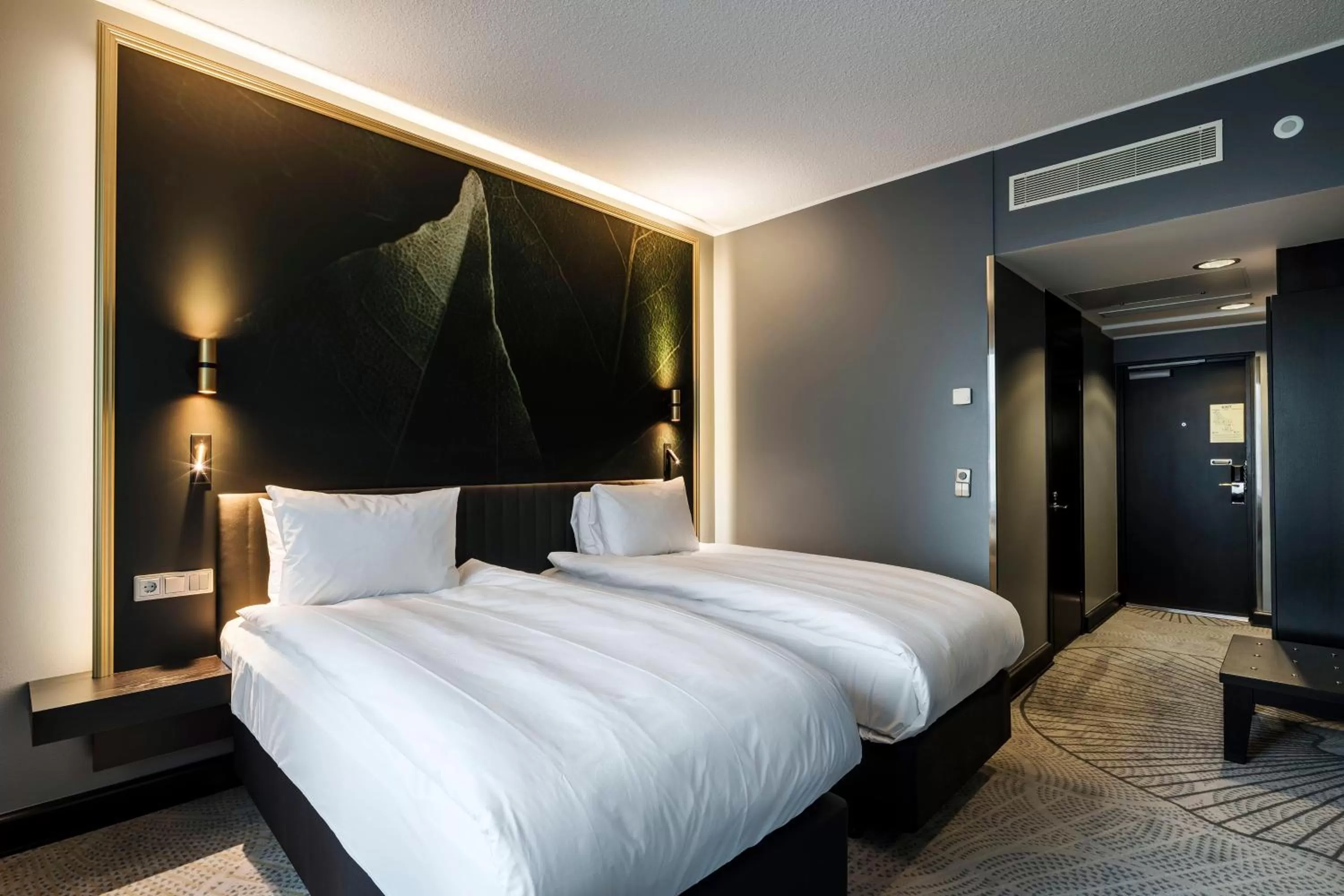 Premium Twin Room in Crowne Plaza Helsinki - Hesperia by IHG