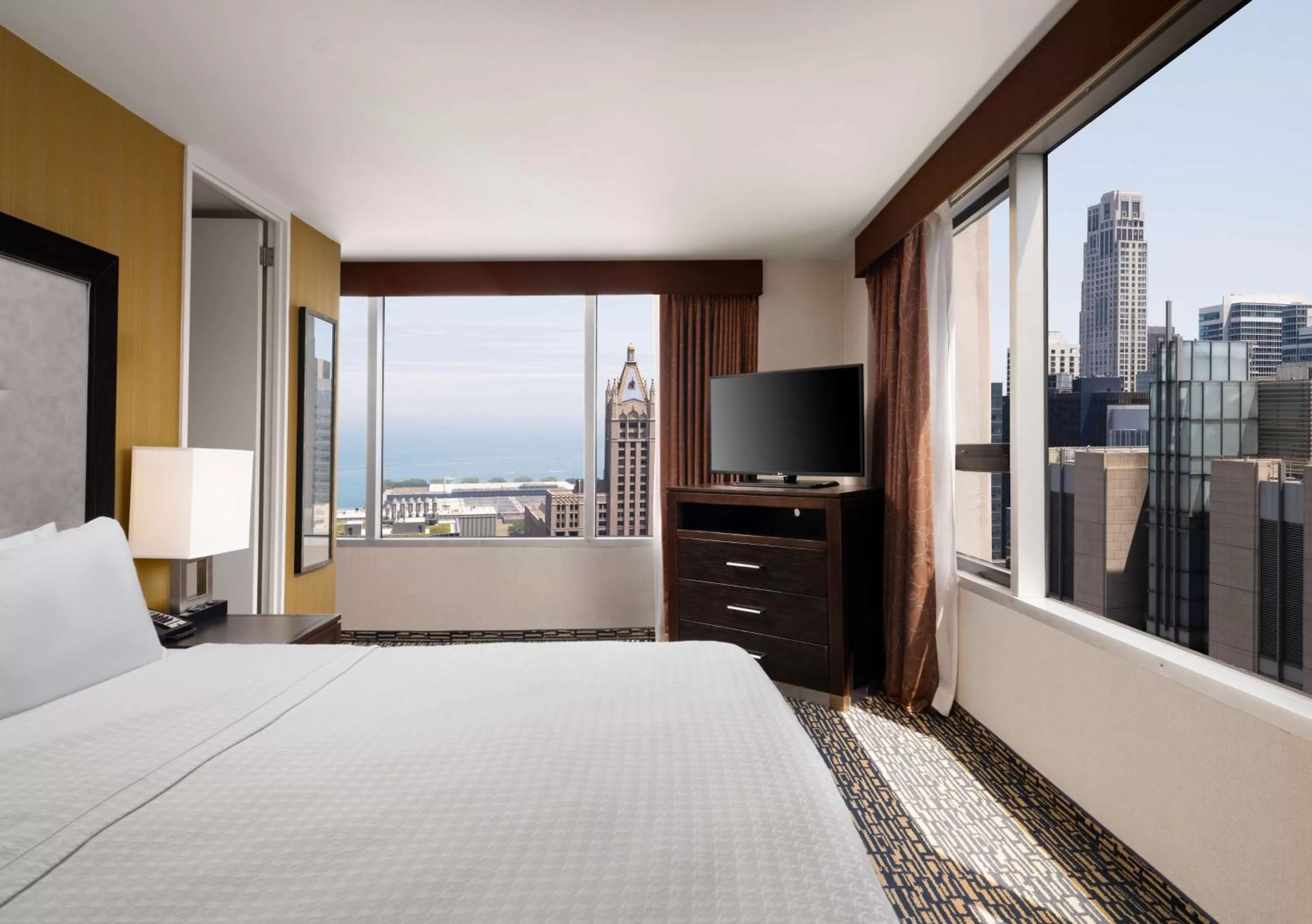 One-Bedroom Suite with View in Homewood Suites by Hilton Chicago Downtown - Magnificent Mile