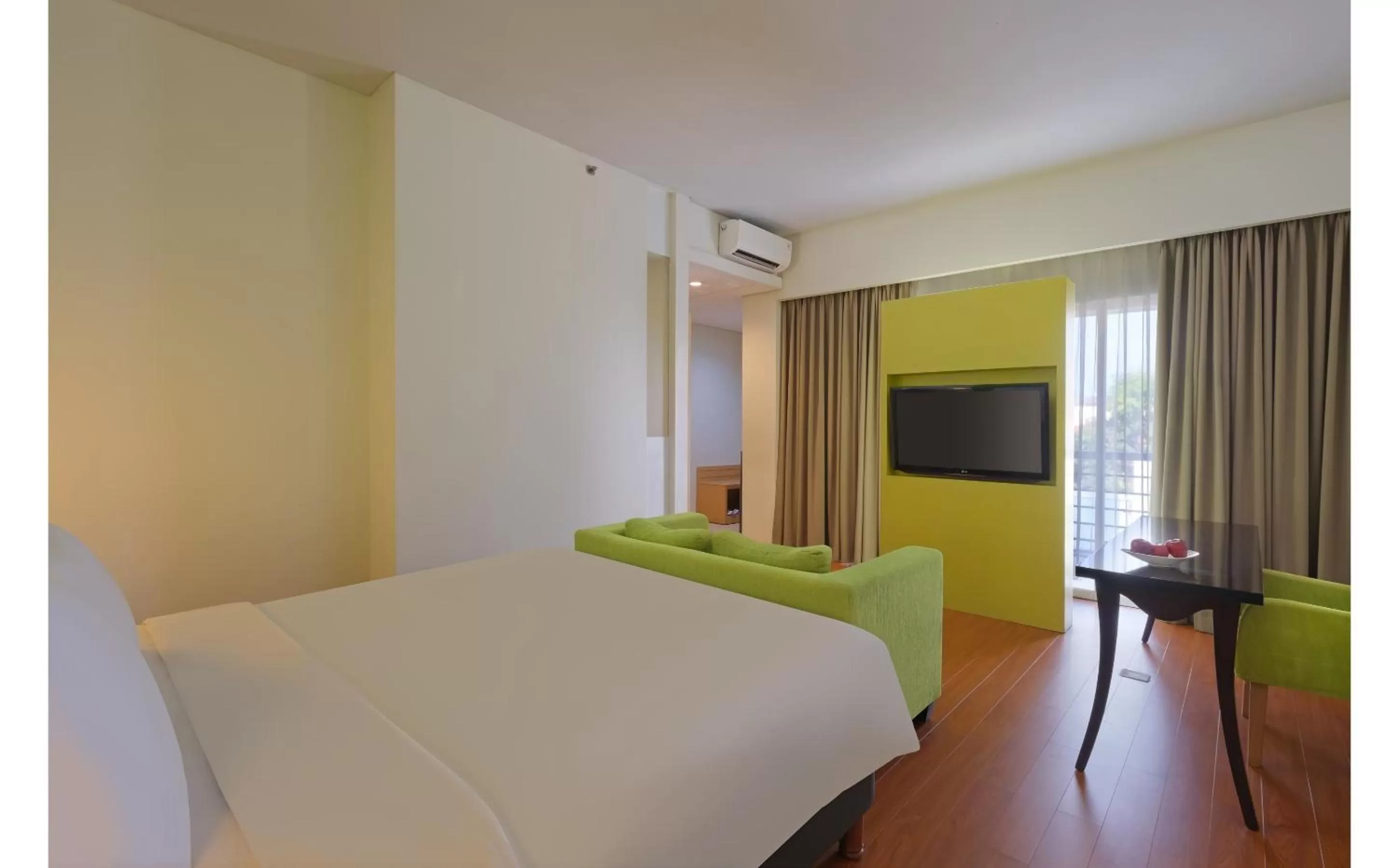 Executive Room in Quest Hotel Simpang Lima - Semarang by ASTON