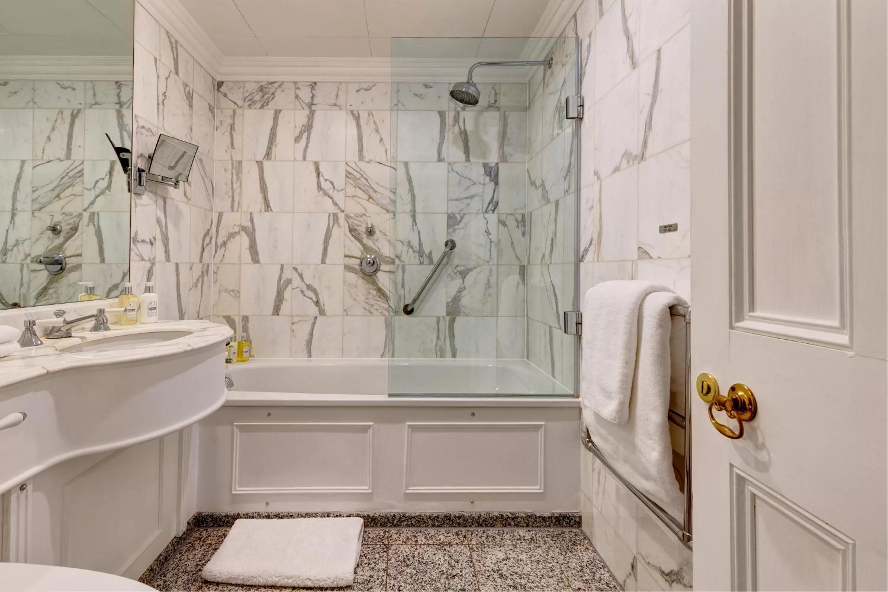 Deluxe Suite in Dukes London