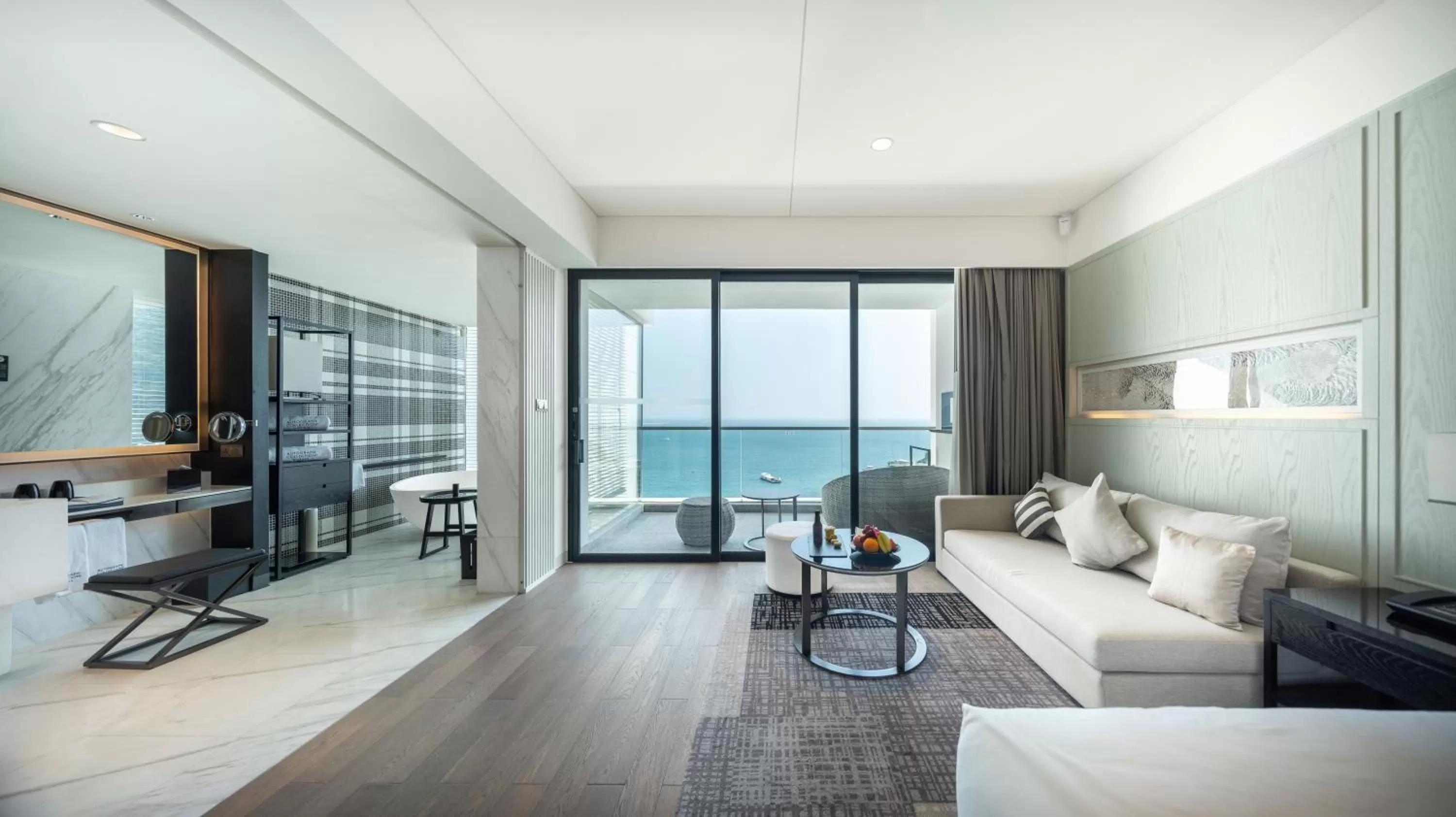 Glamorous Room, Guest room, 2 Double, Ocean view, Balcony in The Shanhaitian Resort Sanya, Autograph Collection