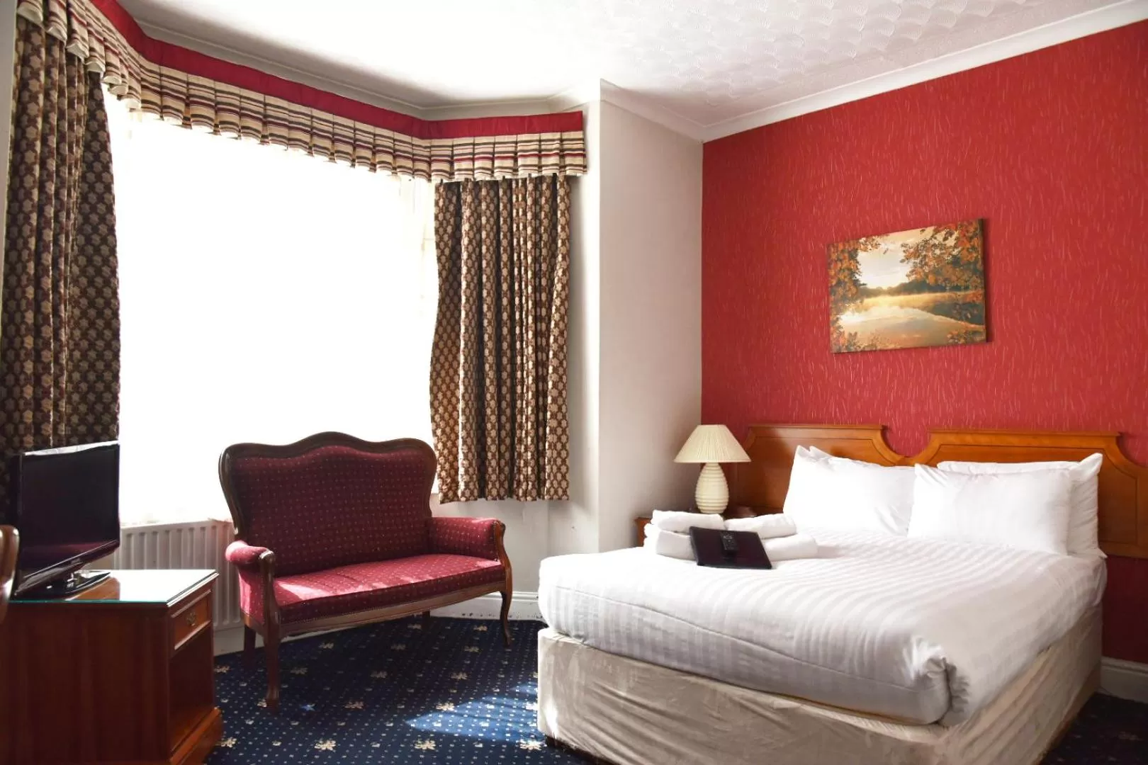 Double Room with Private Bathroom in Crystal Hotel & Savour