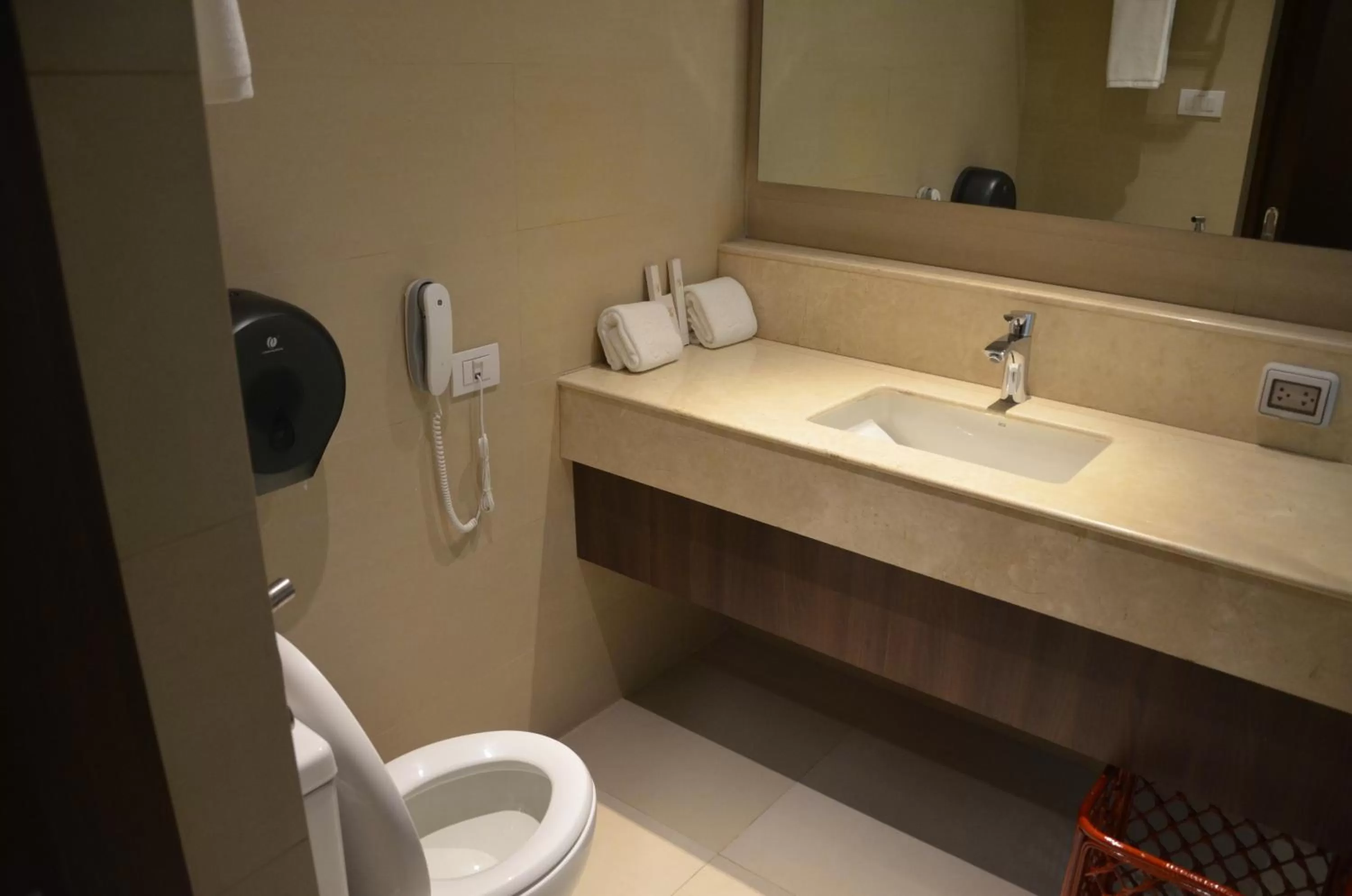 Superior King Room in Hotel Monticello Tagaytay