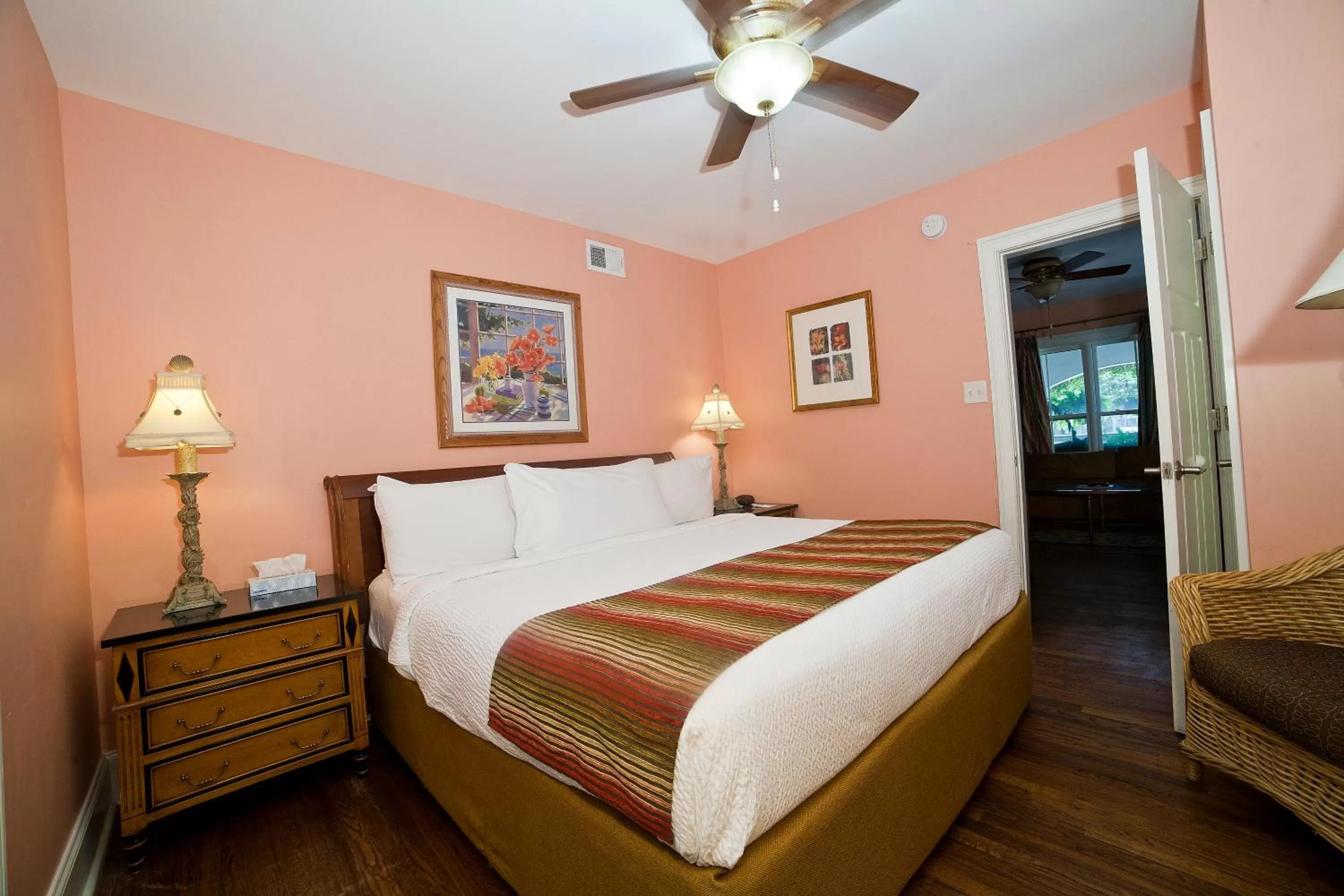 King Suite in DeSoto Beach Gardens