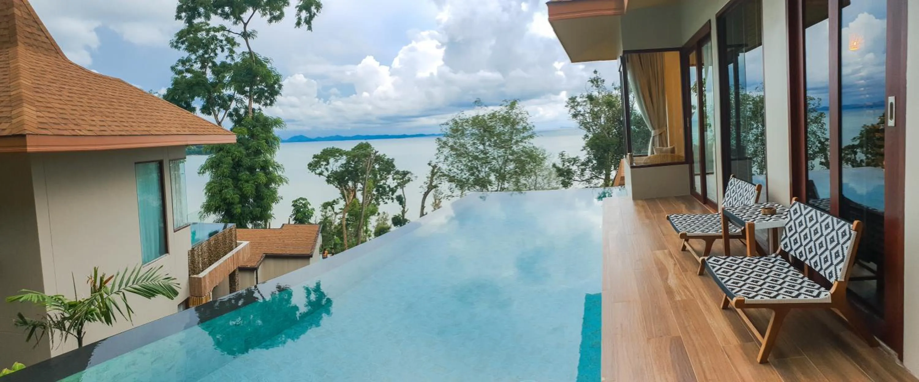 Sky Pool Villa in Sinae Phuket - SHA Extra Plus