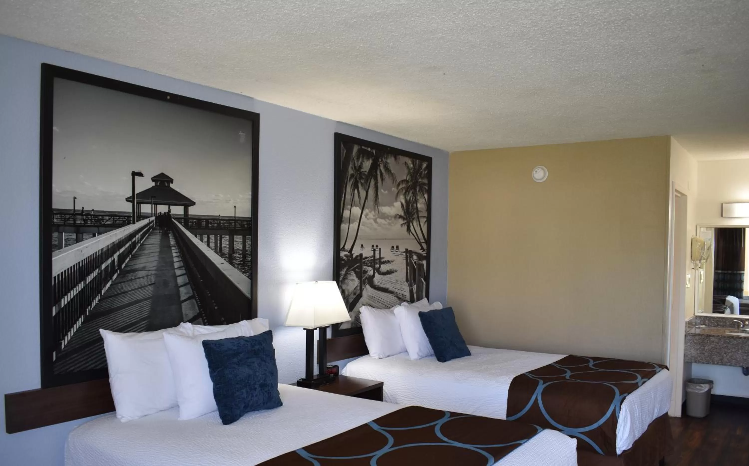 Double Room with Two Double Beds - Non-Smoking in Super 8 by Wyndham Ocala I-75