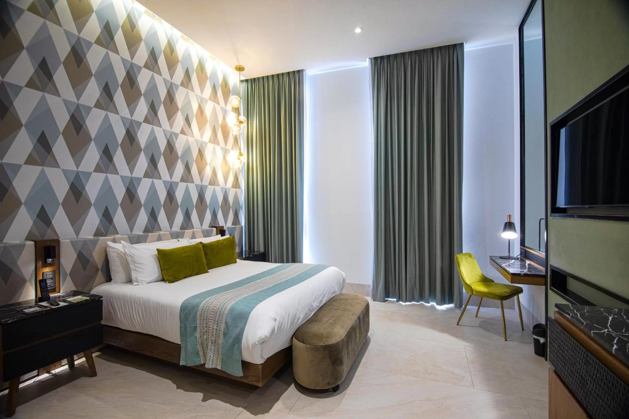 Deluxe King Suite in Becquer Hotel Guadalajara