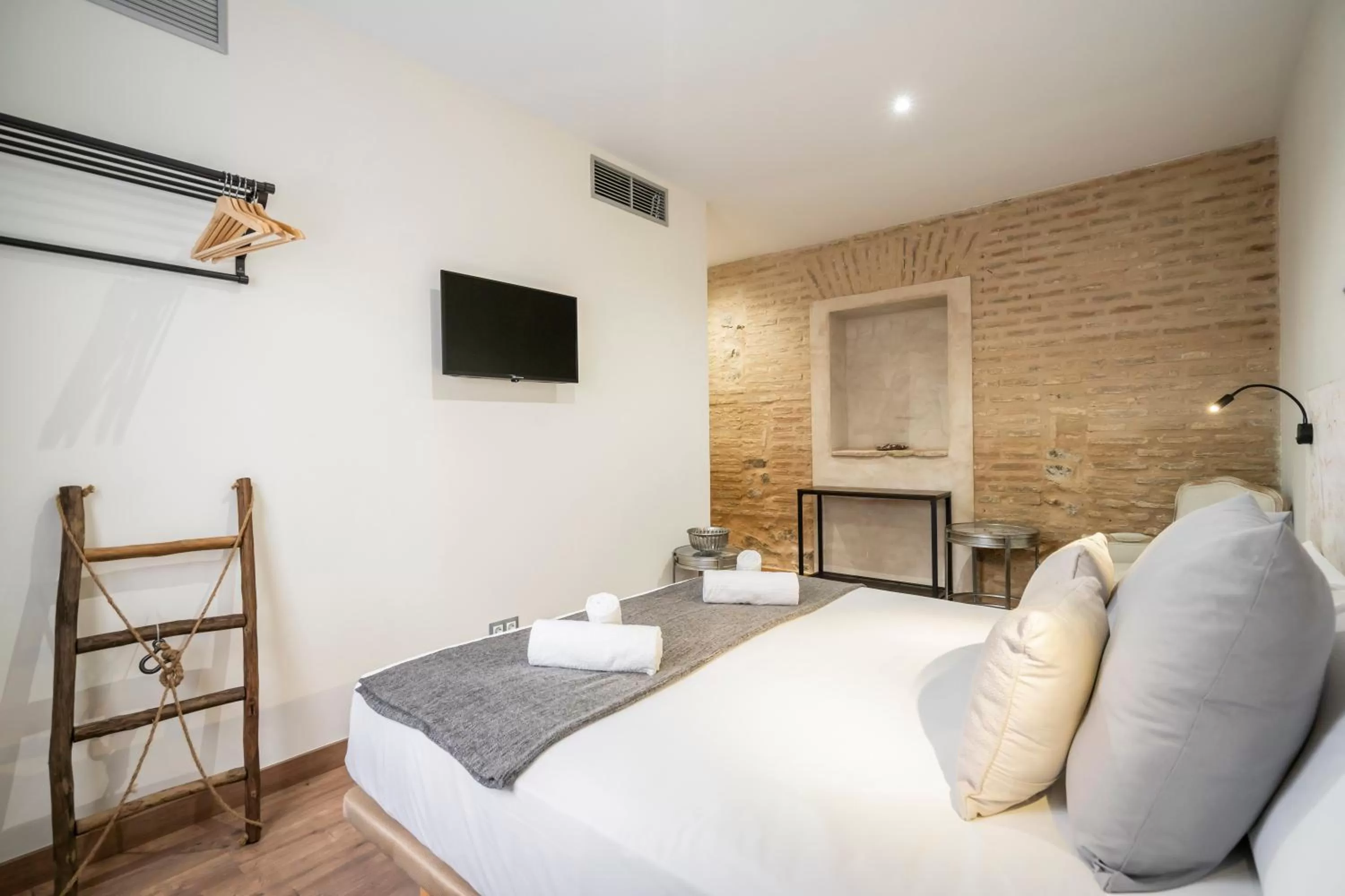 King Room in Dobo Azacanes Hostal