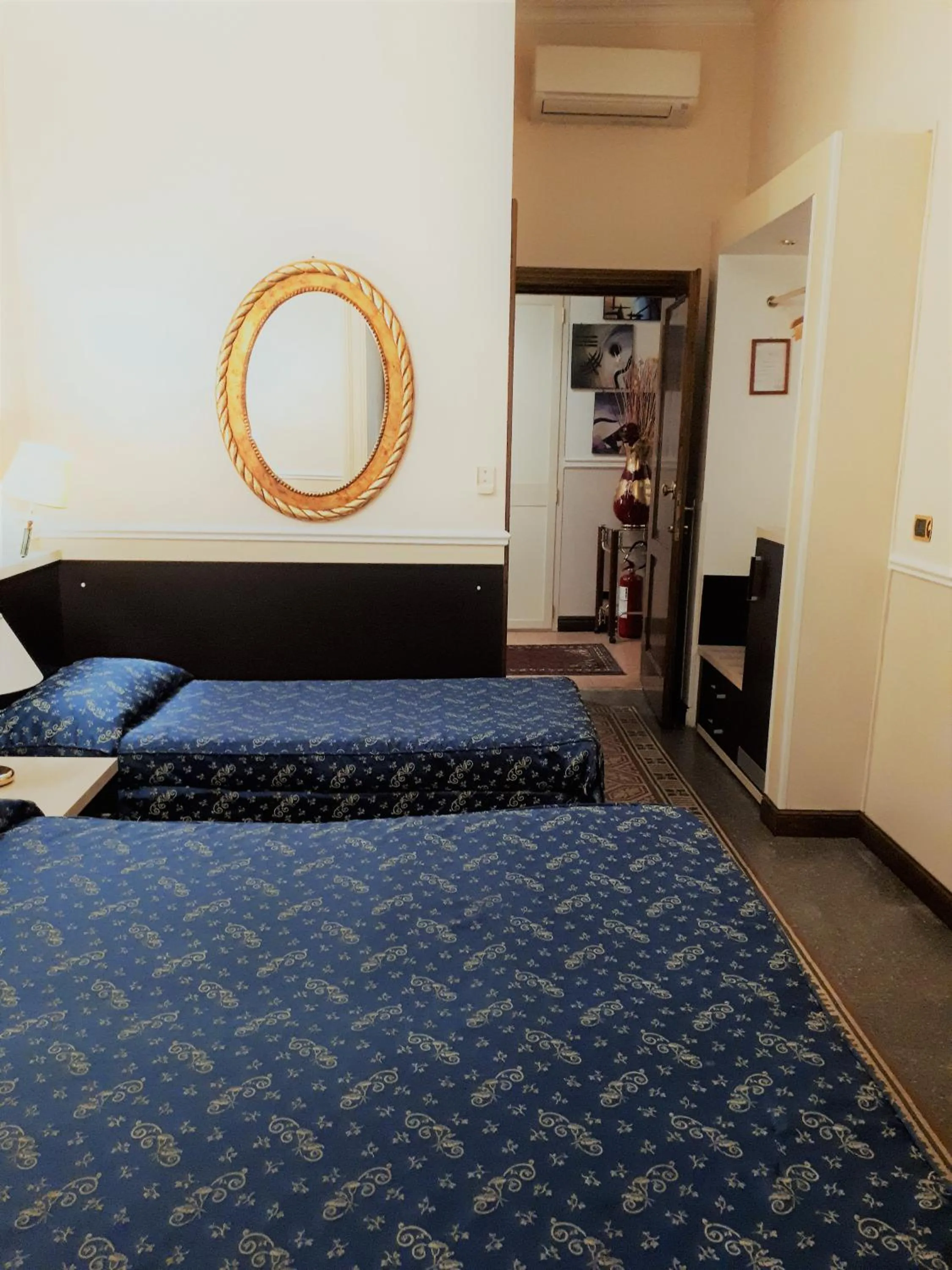 Triple Room in Hotel Sweet Home