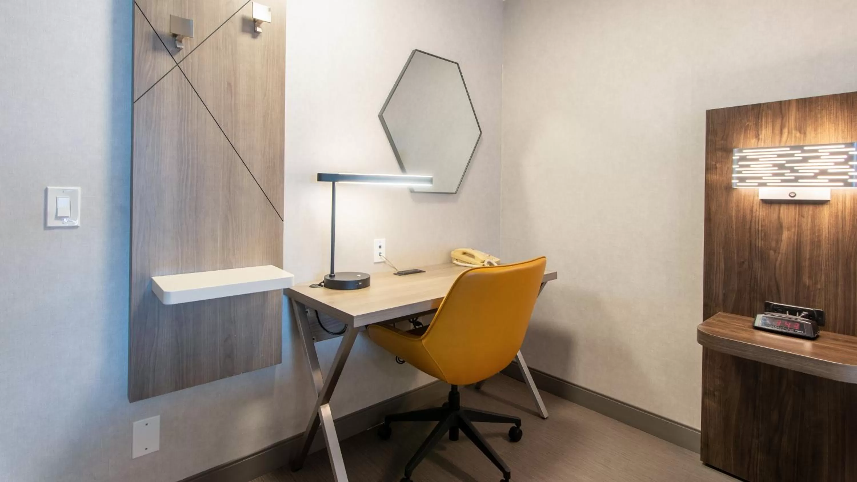 Standard Room in Holiday Inn Express Oakdale by IHG