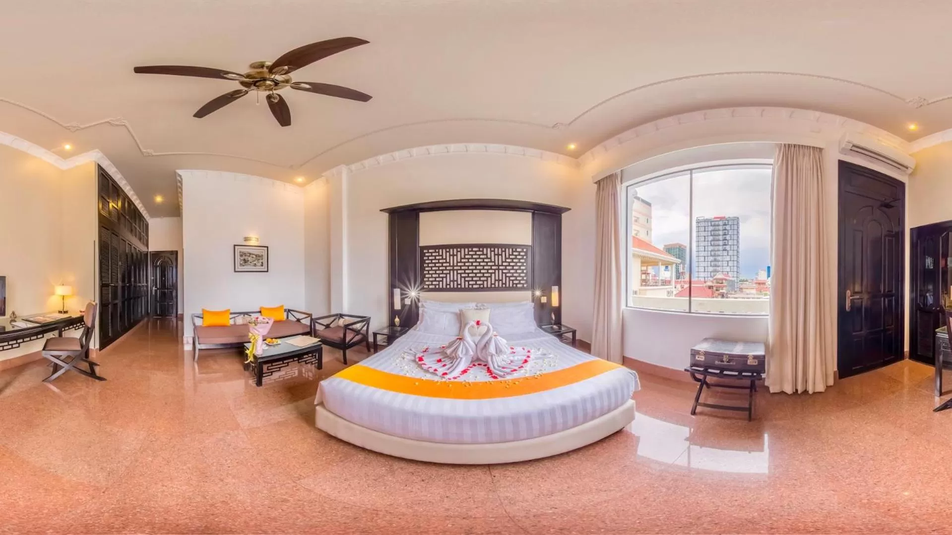 Junior Suite with King Bed in White Mansion 白色公馆