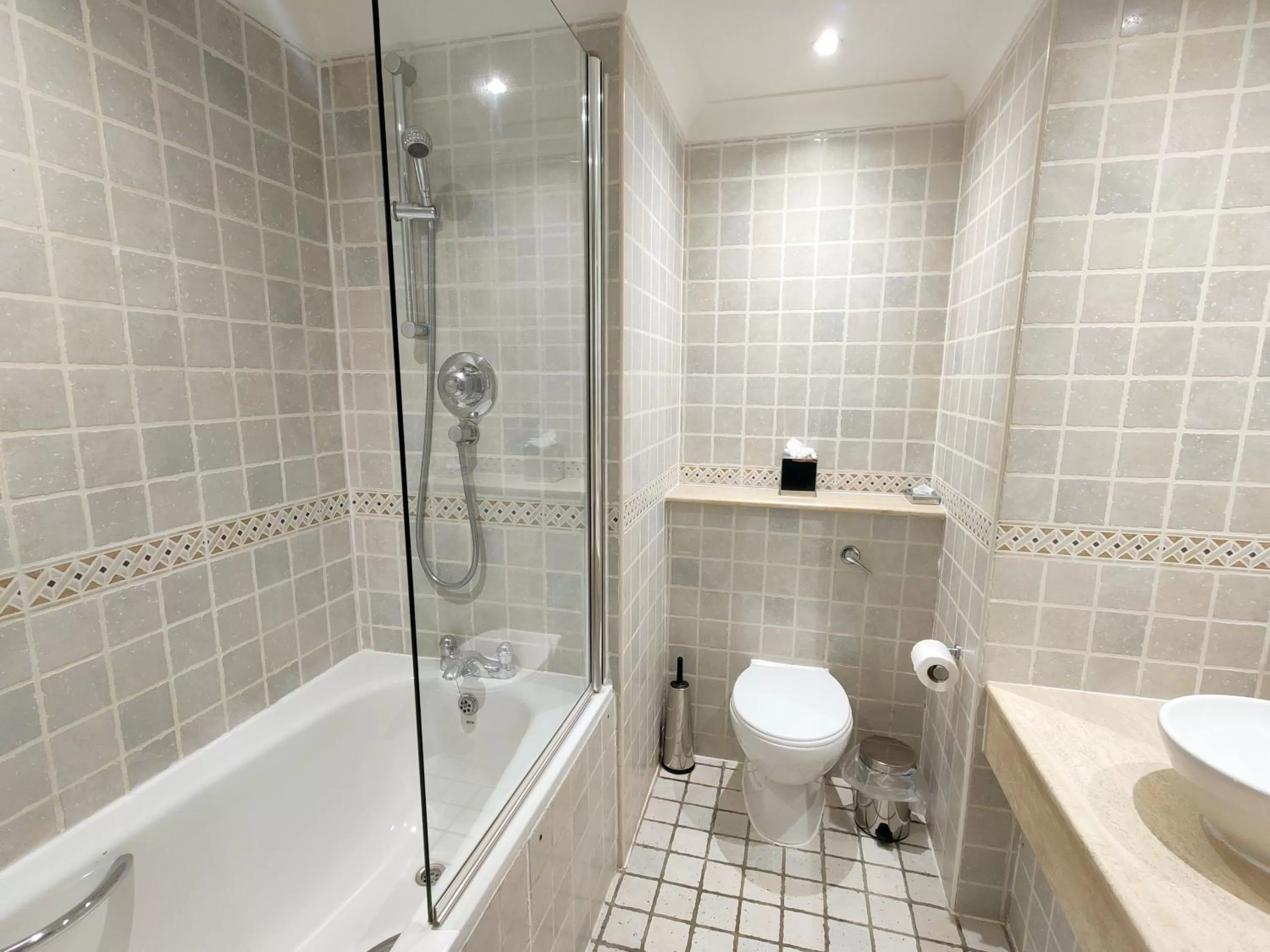 Main House Executive Twin Room in The Priest House On The River