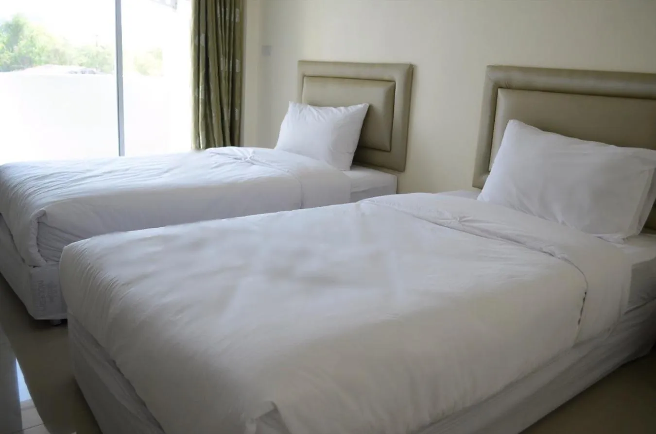 Deluxe Twin Room in Tulip Place