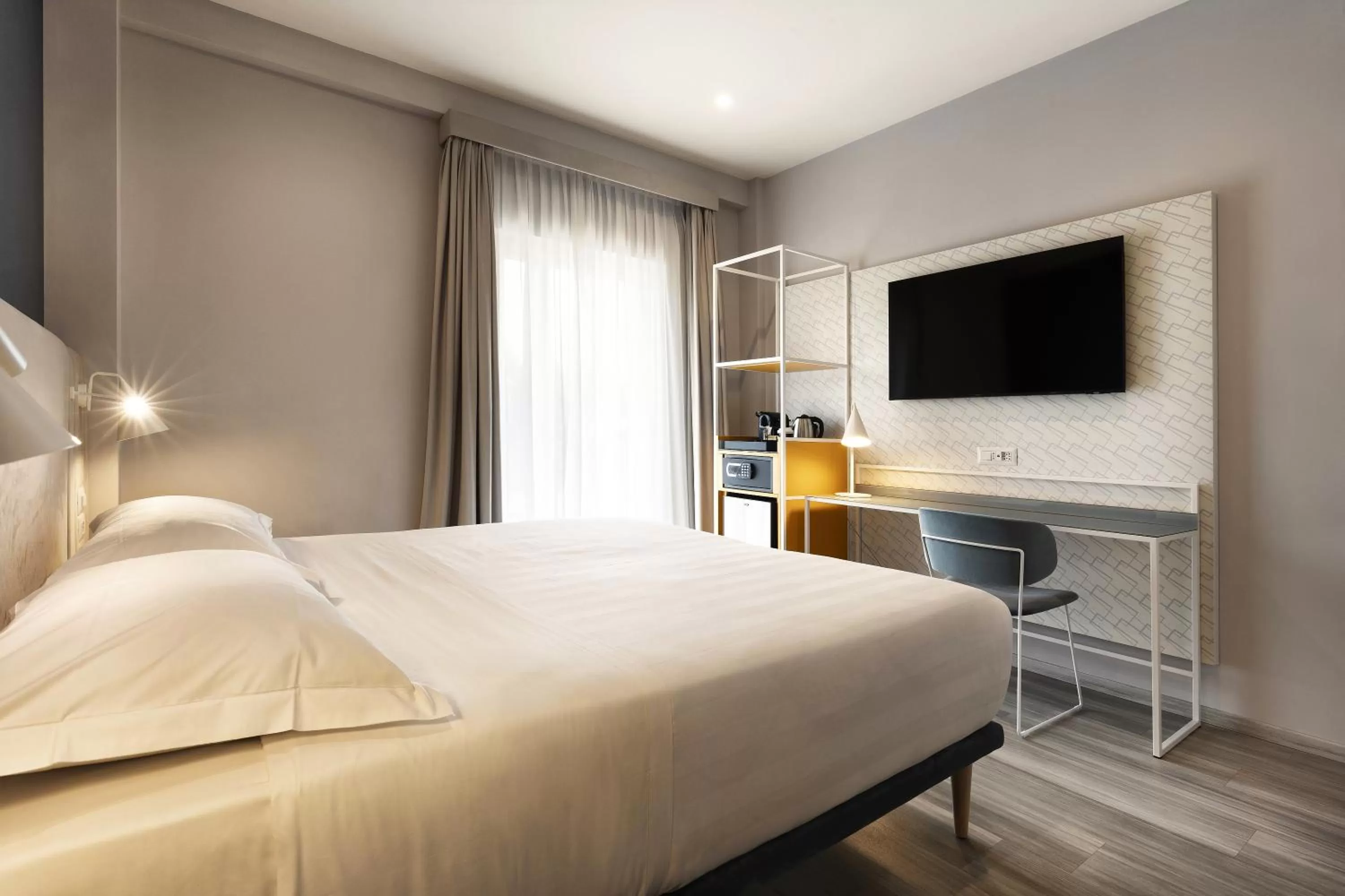 Standard Double or Twin Room with Balcony in Adesso Hotel