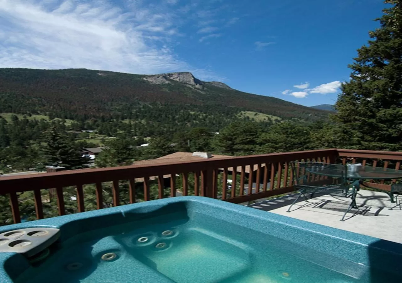 Deluxe King Studio in Wildwood Inn