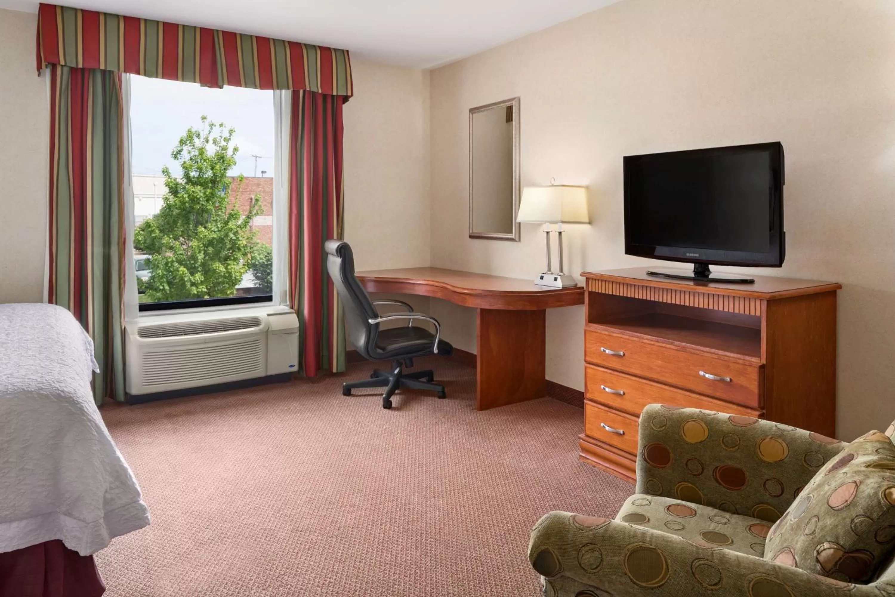 King Studio in Hampton Inn Belle Vernon