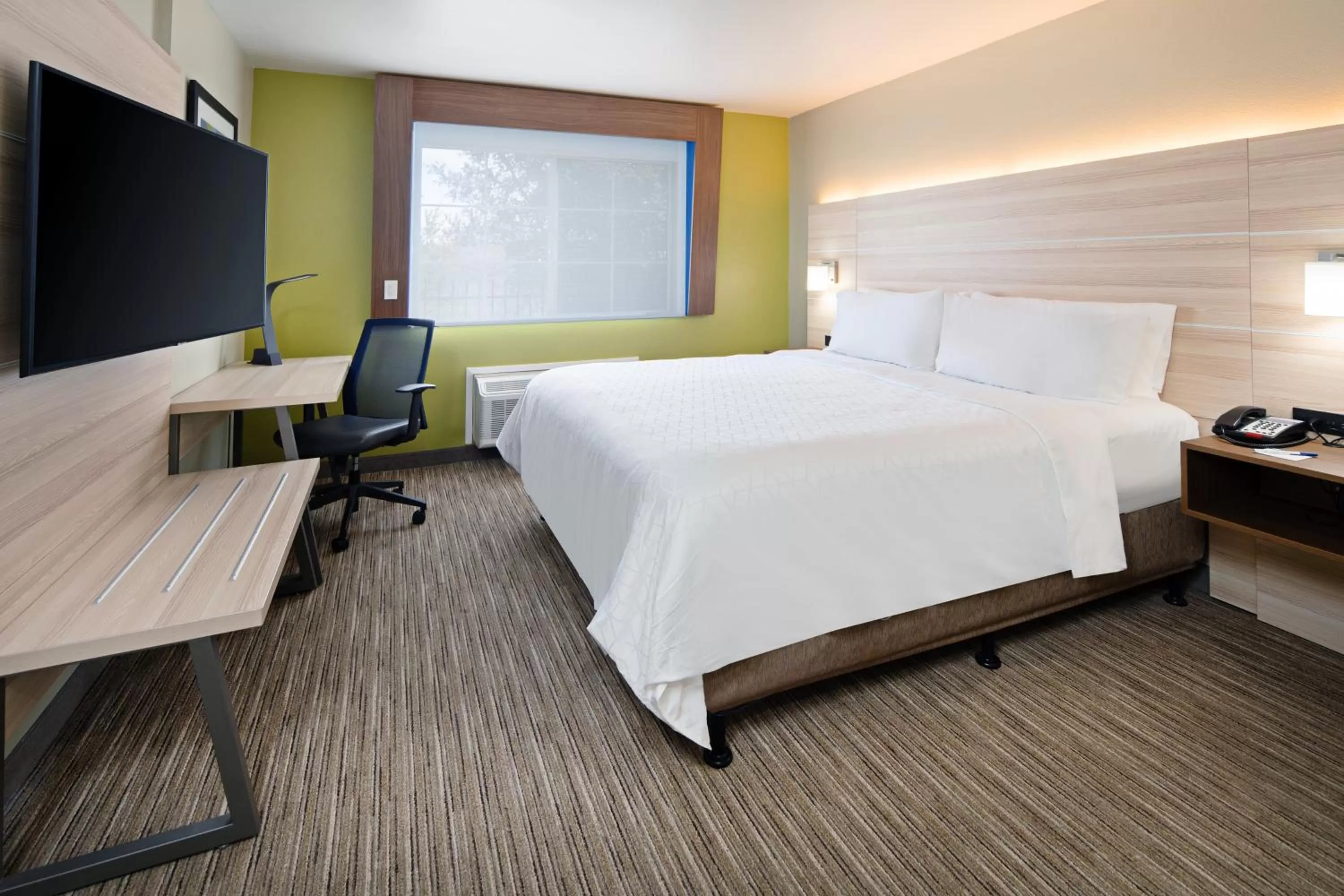 King Room - Mobility Access/Hearing Accessible in Holiday Inn Express & Suites Watsonville by IHG