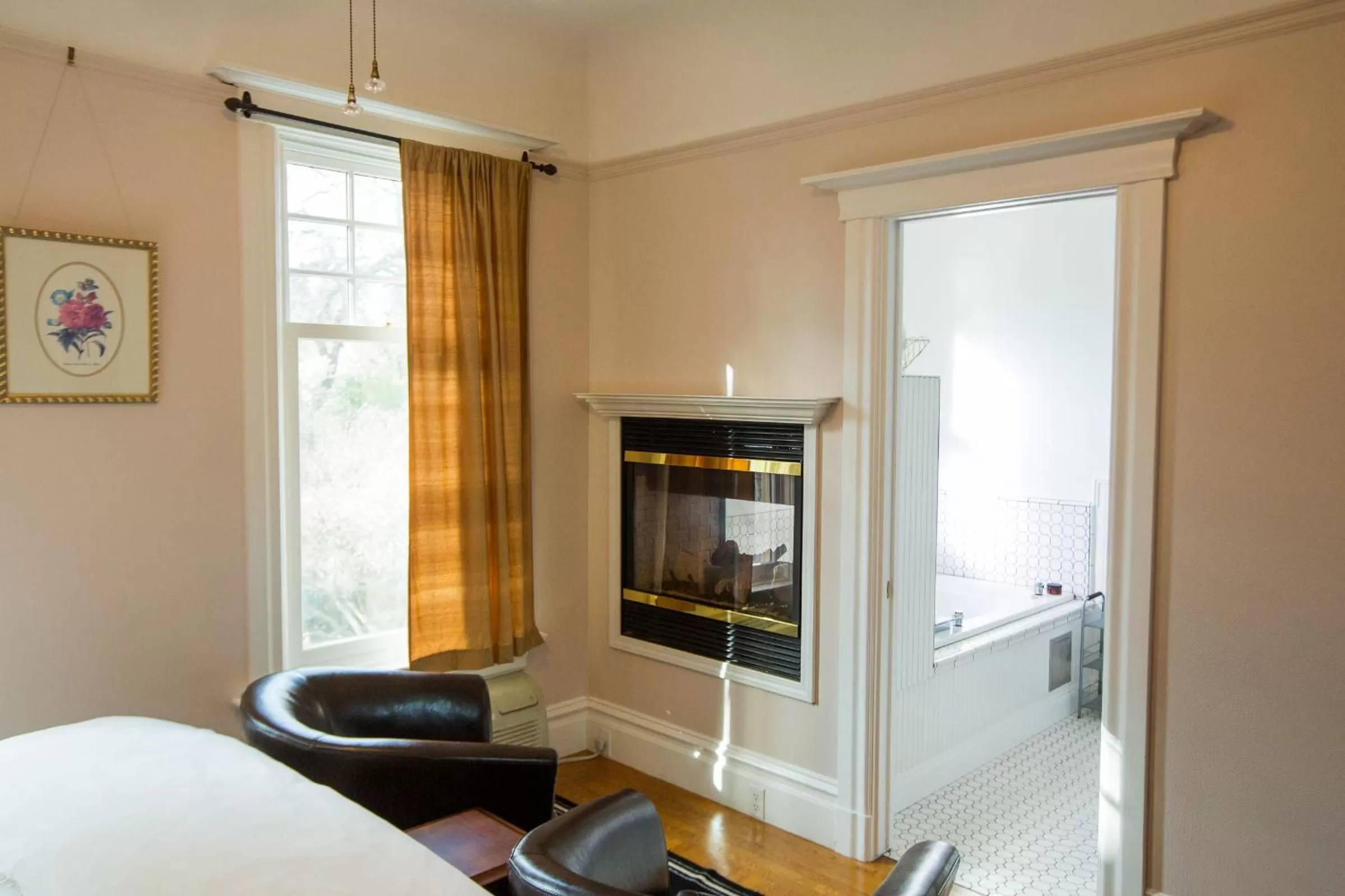 Queen Room with Garden View in The Inn on First