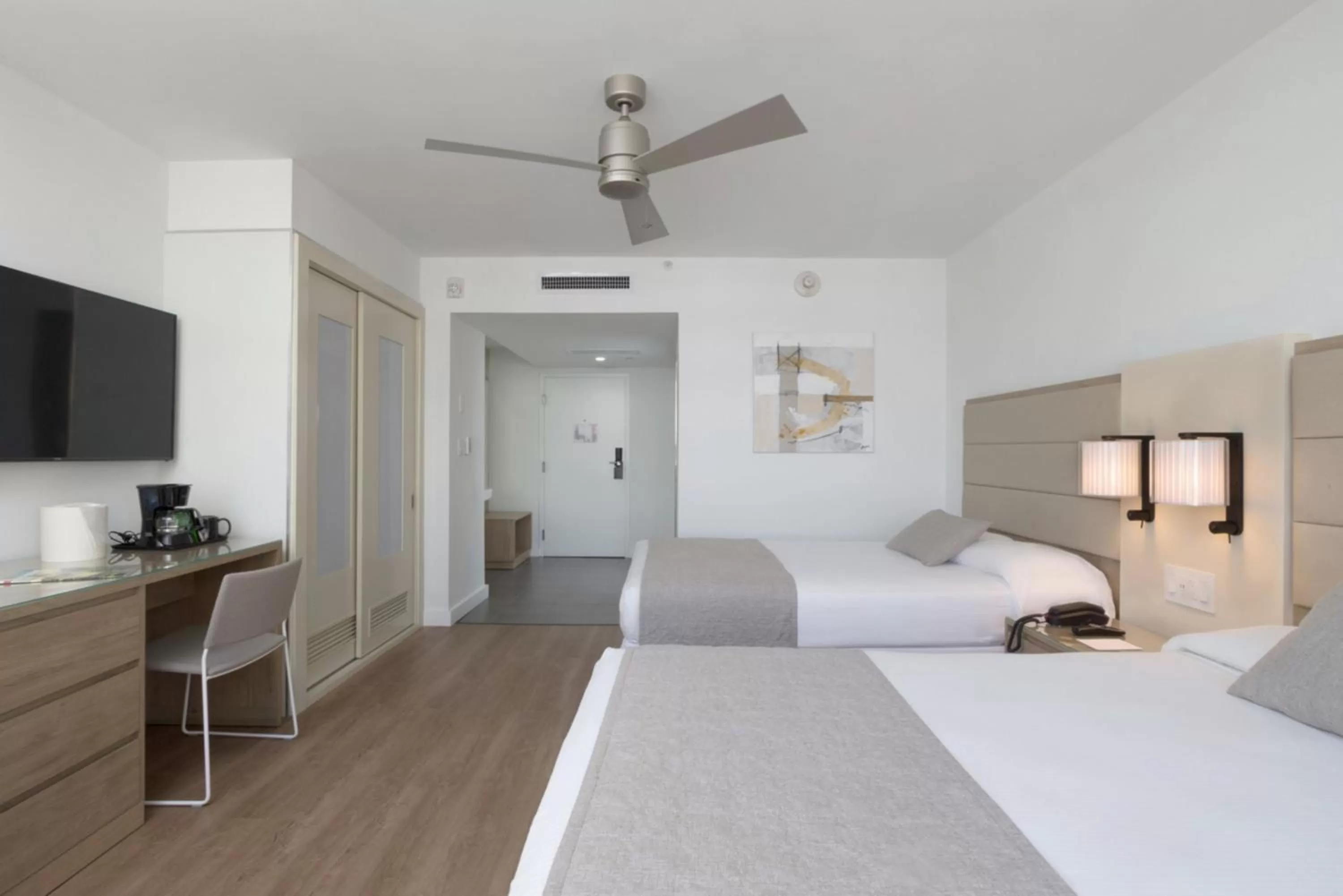 Deluxe City View Double Beds in Riu Plaza Miami Beach