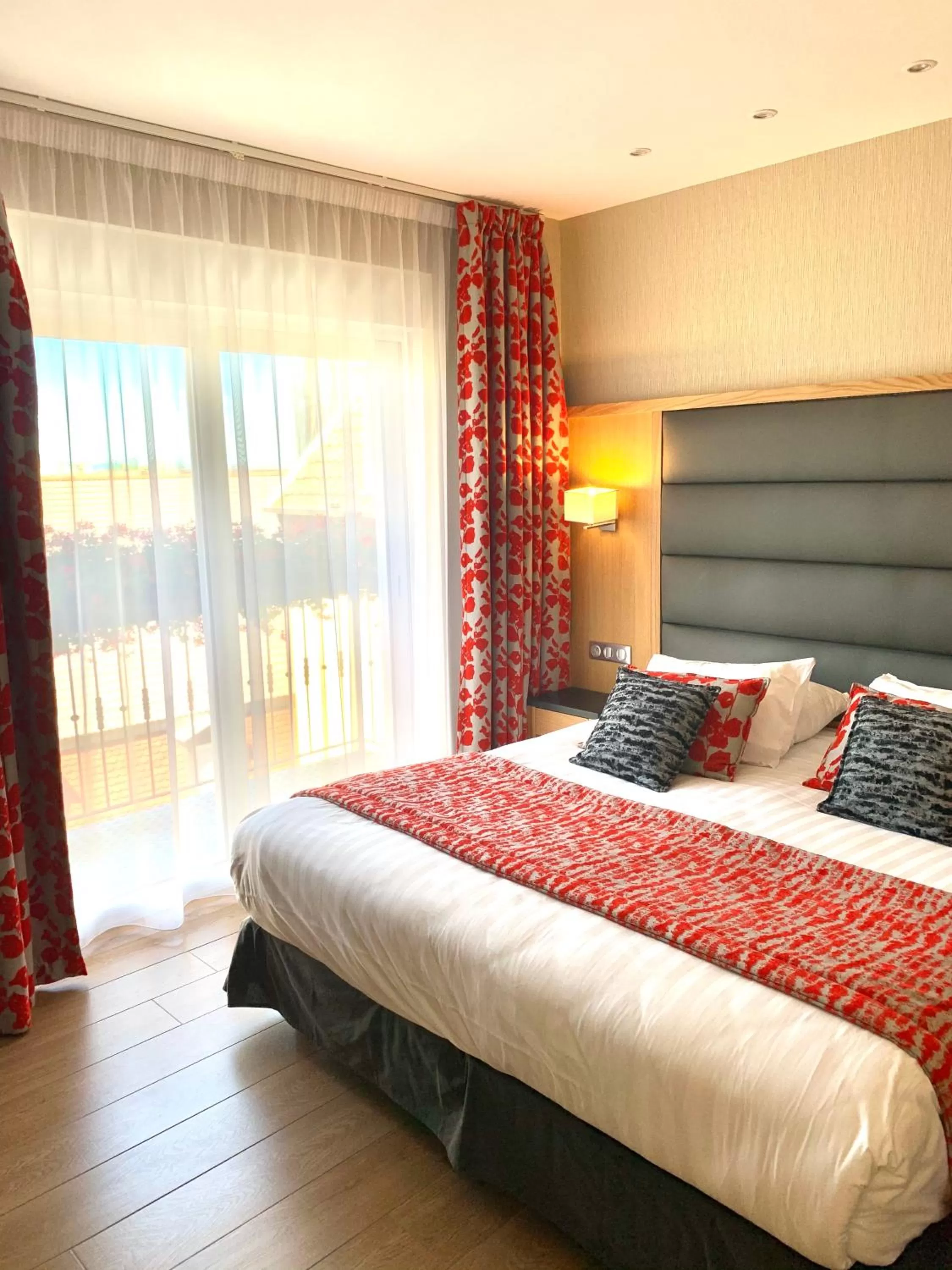 Comfort Double Room with Balcony in Hotel Bristol
