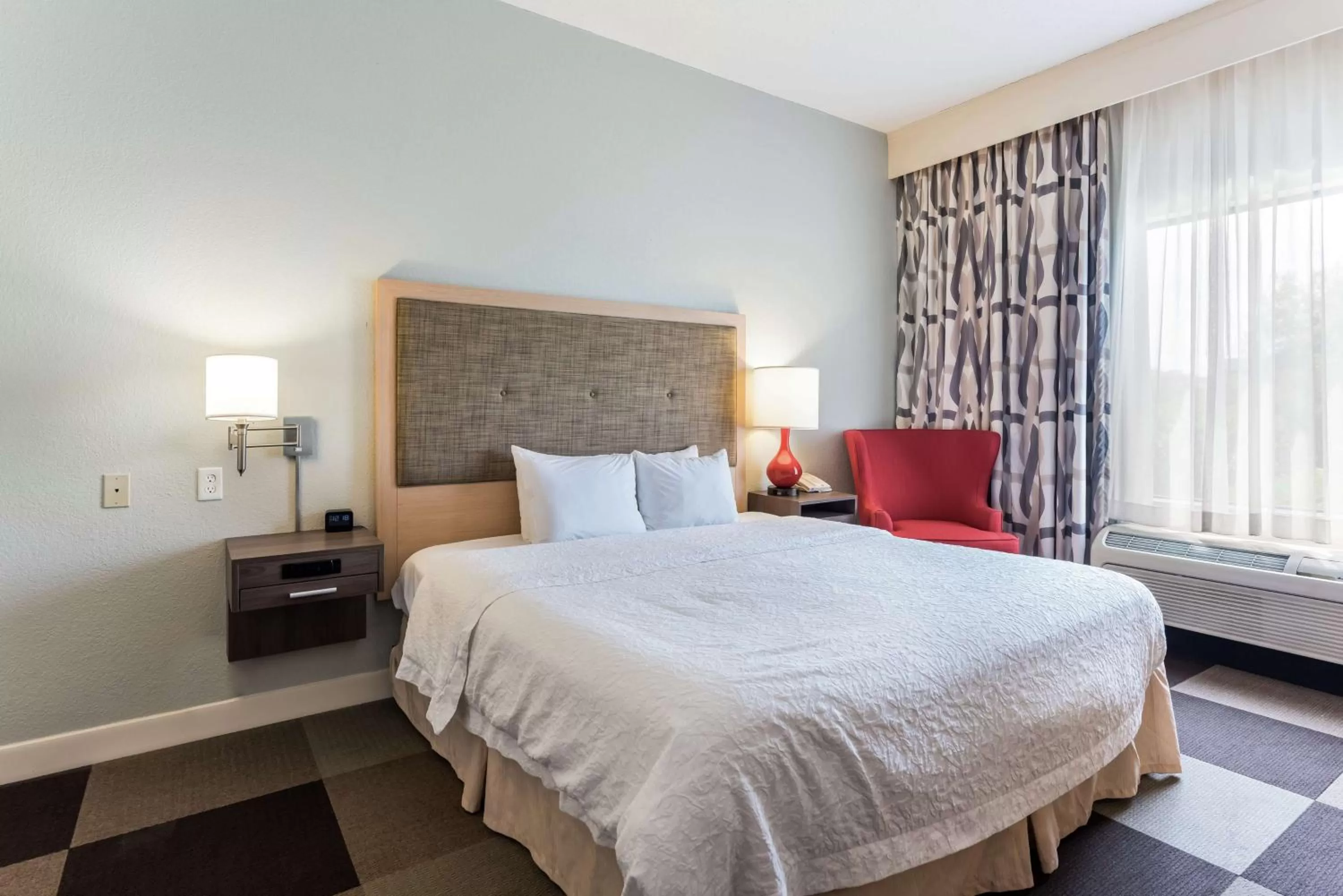 King Room - Mobility Access/Non-Smoking in Hampton Inn Columbus I-70E/Hamilton Road