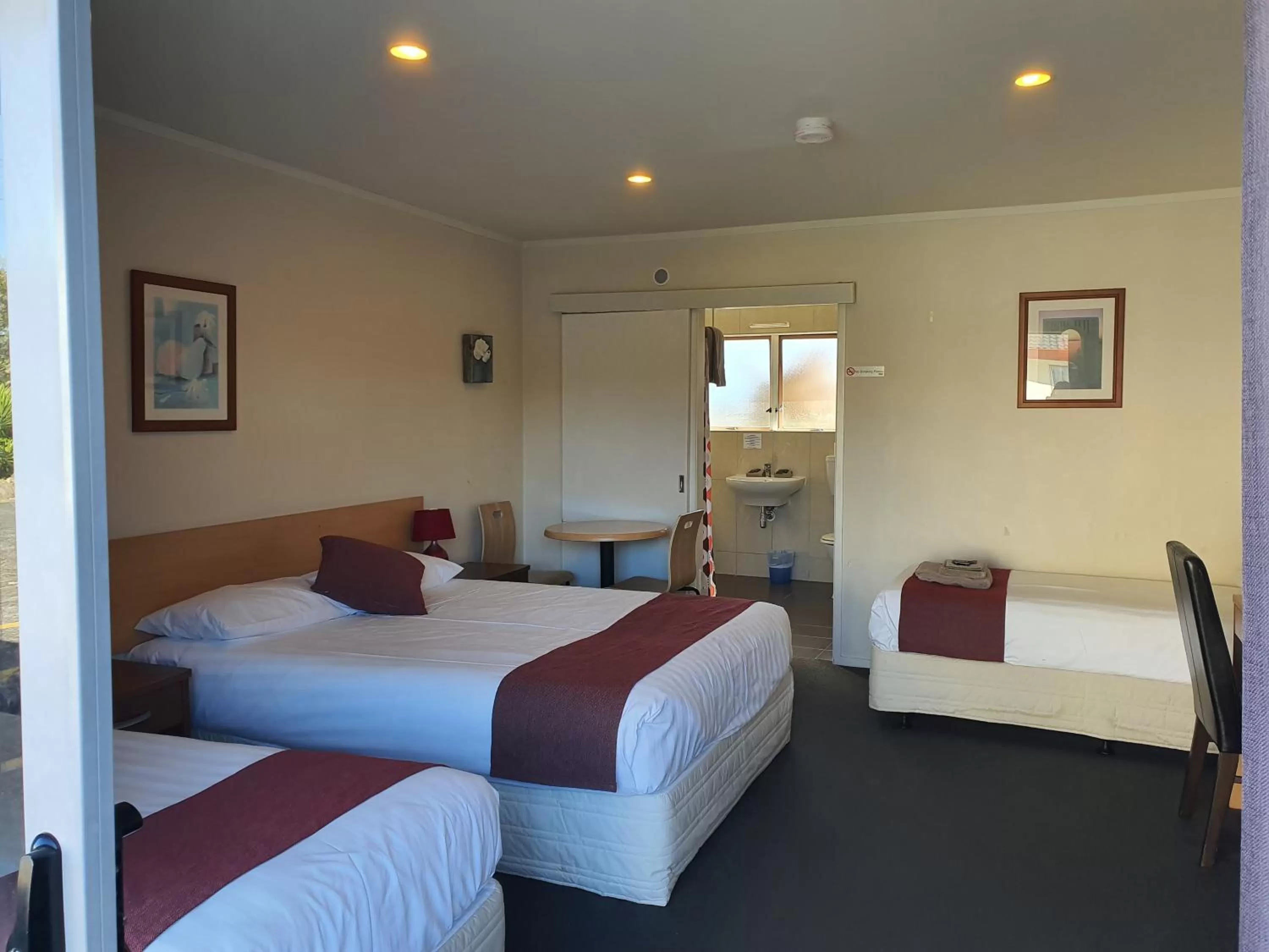 Triple Studio in Ocean Inn Motel