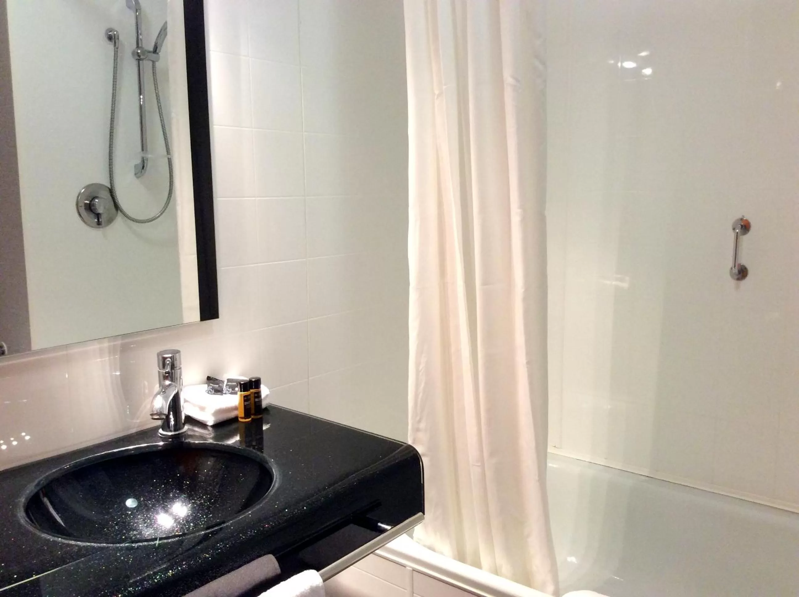 Superior Triple Room in Fiordland Hotel