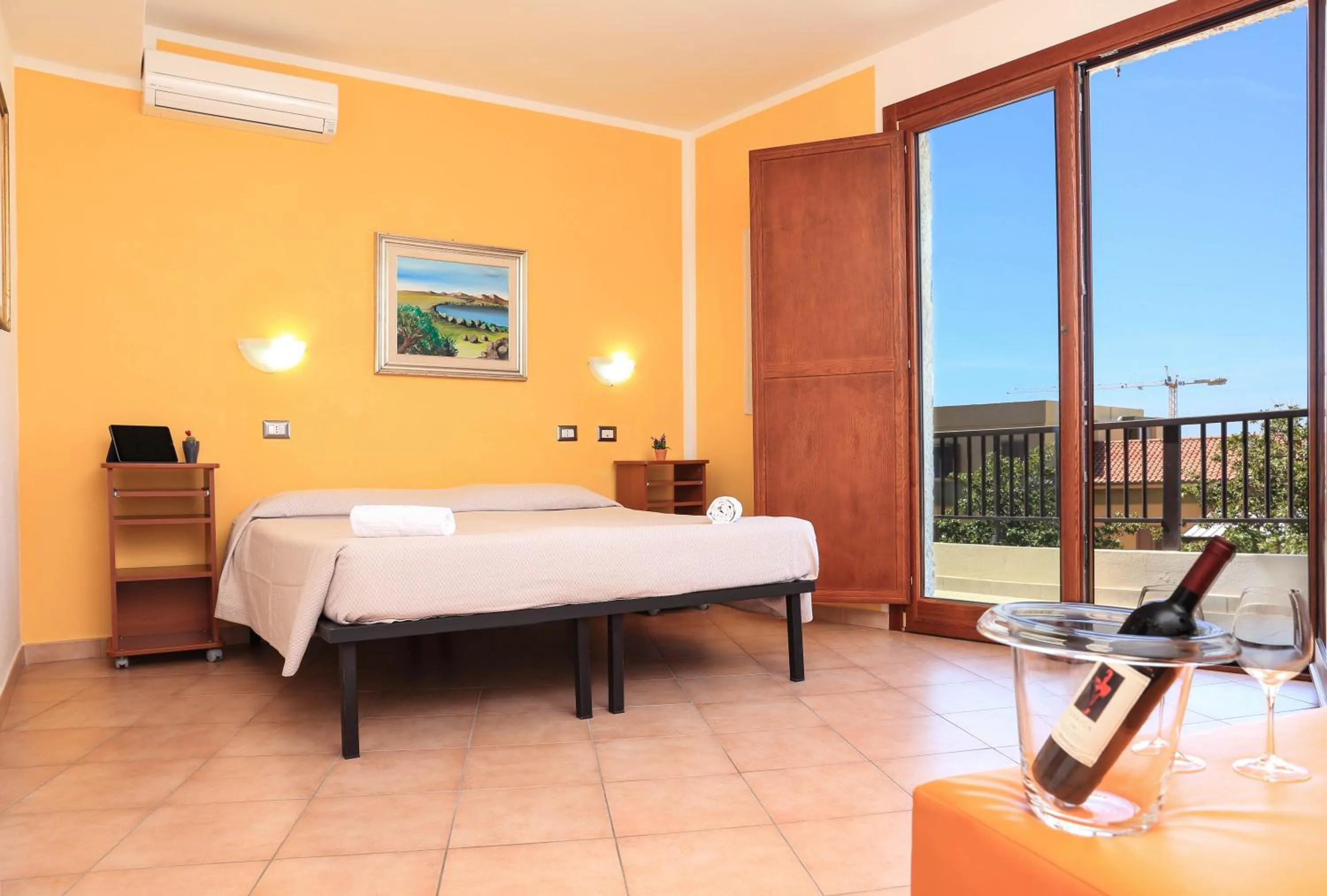 Classic Double or Twin Room with Partial Sea View in Hotel Villa Piras