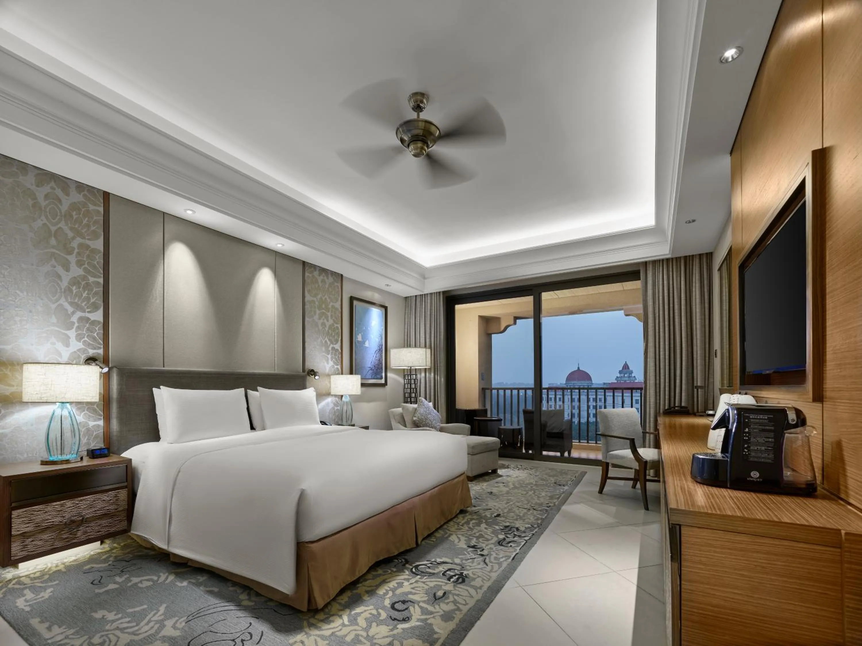 King Room - Mobility Access in Hilton Haikou Meilan - Beachfront Hotel
