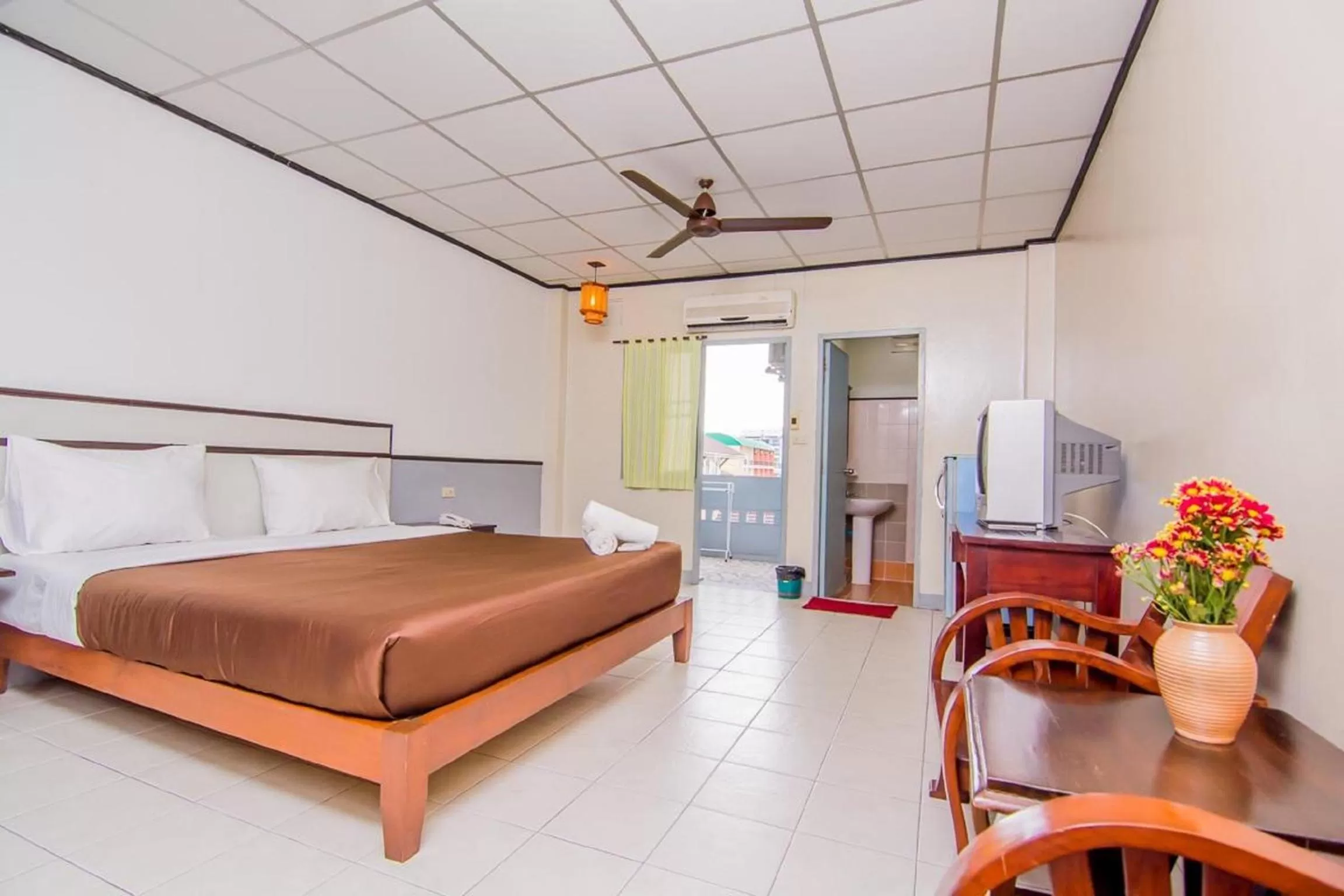 Standard Double Room in Sutus Court 3