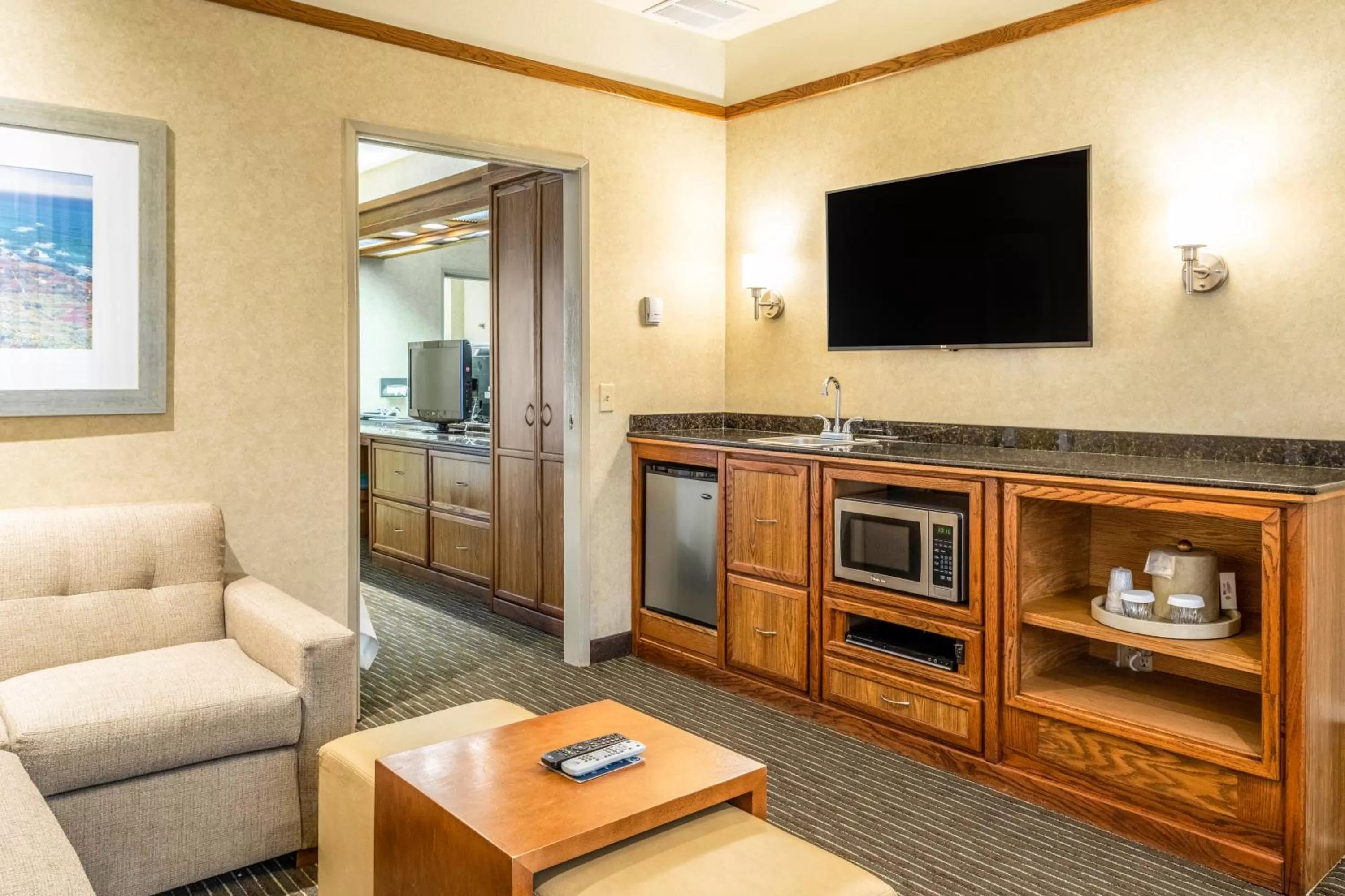 King Suite with Roll-In Shower - Accessible/Non-Smoking in Quality Suites Downtown San Luis Obispo